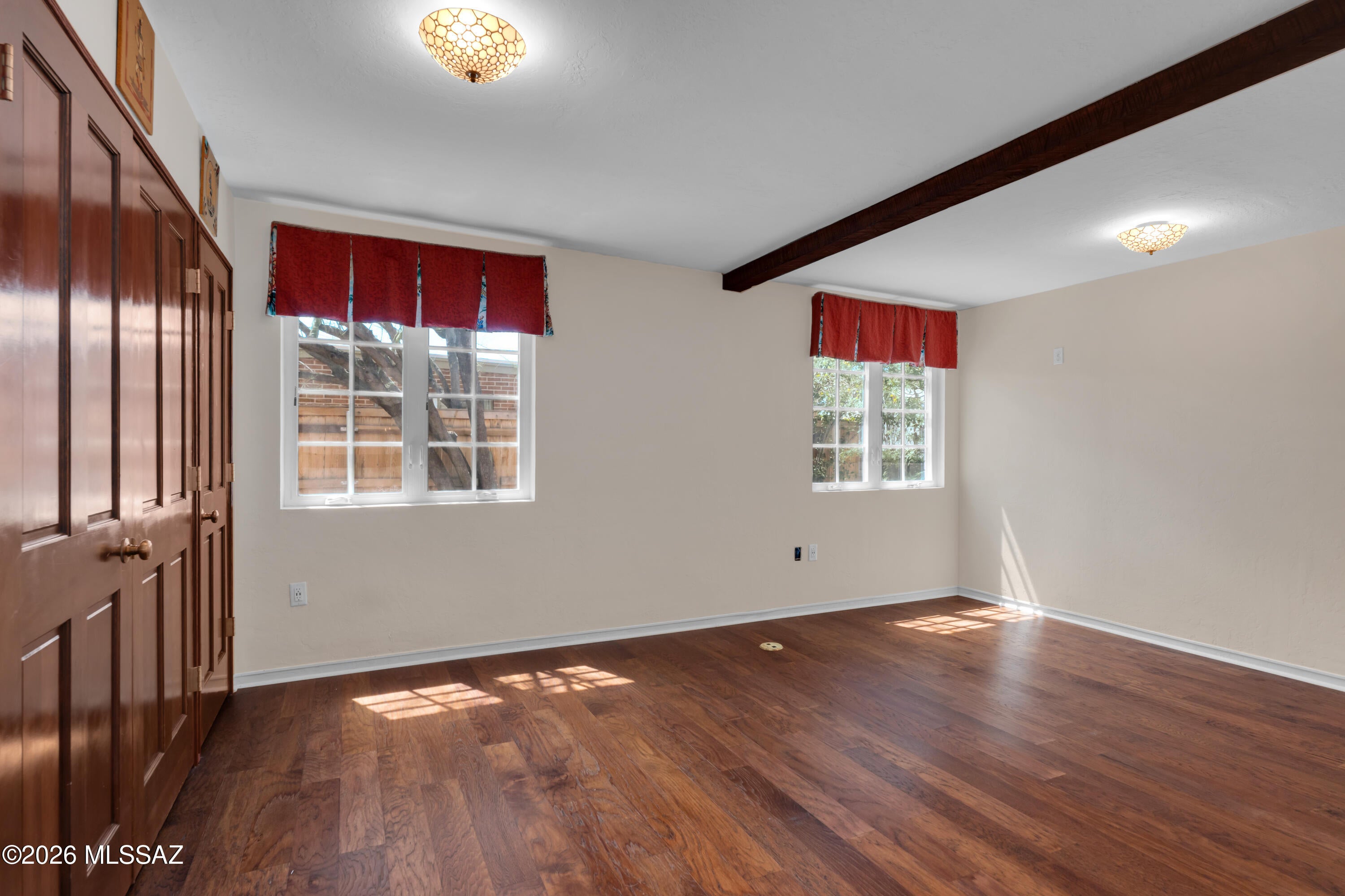 Country Club Manor - Residential