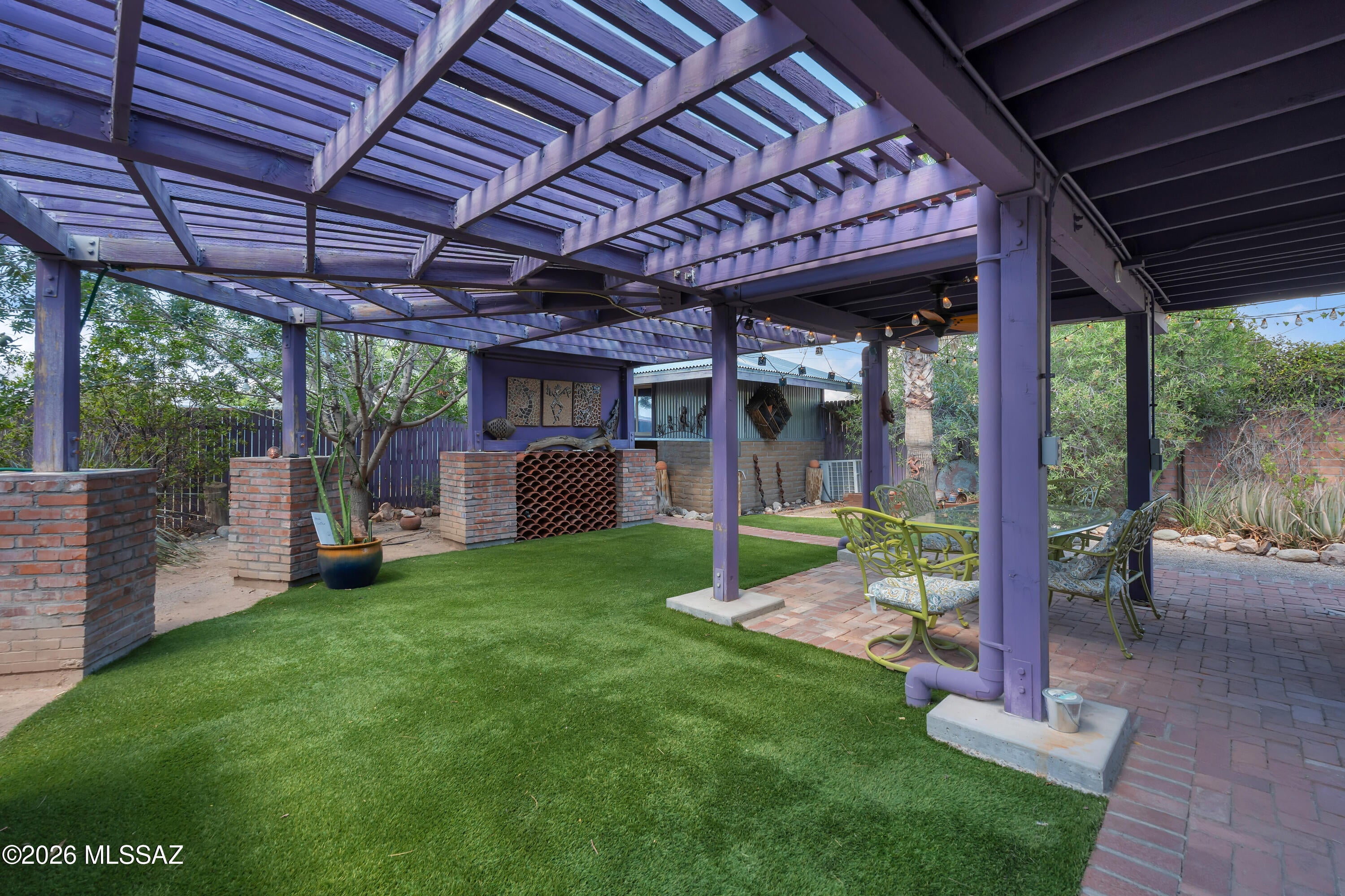 Country Club Manor - Residential