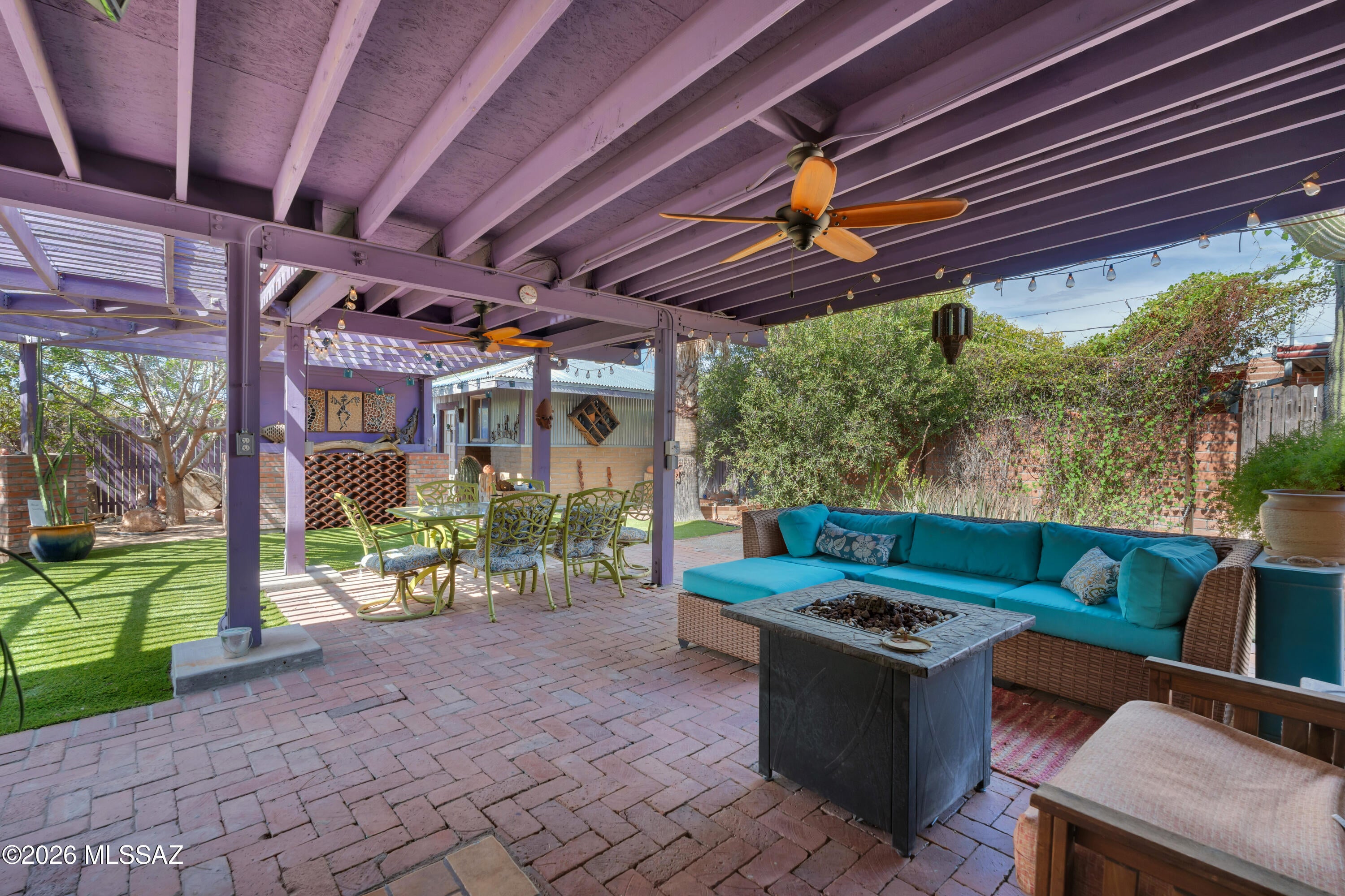 Country Club Manor - Residential