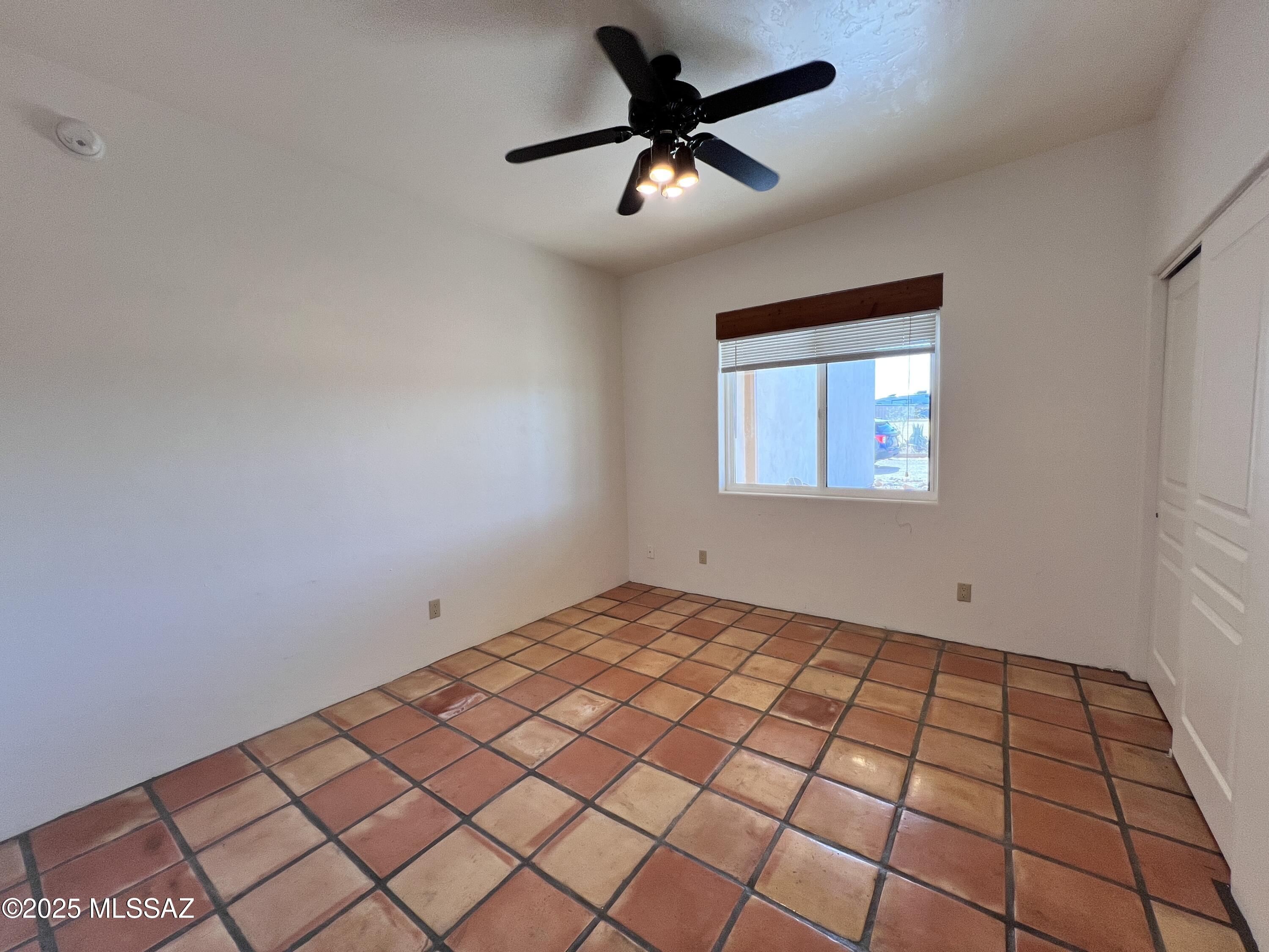 New Tucson Unit NO. 23 (140-261) - Residential Lease