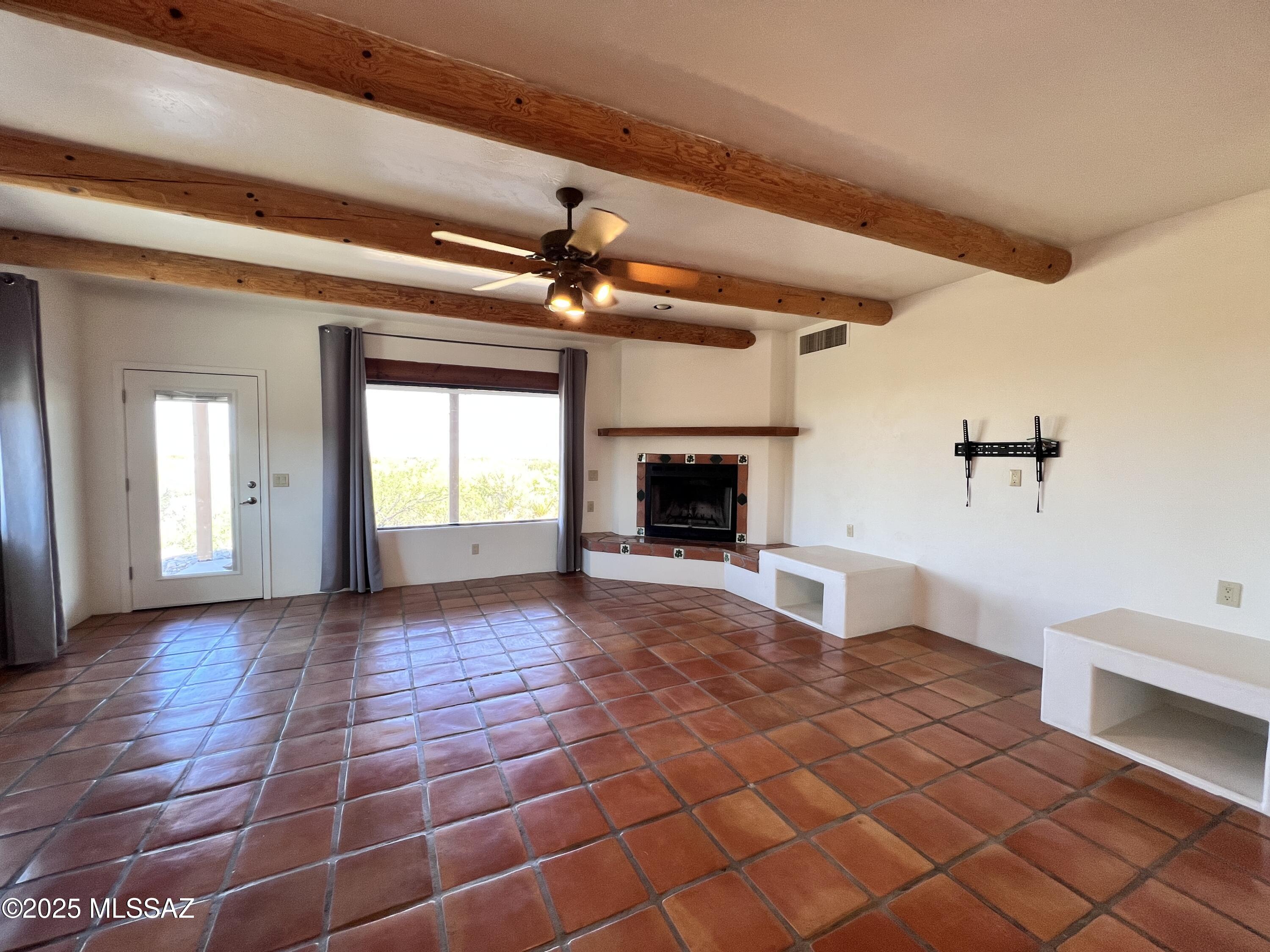 New Tucson Unit NO. 23 (140-261) - Residential Lease