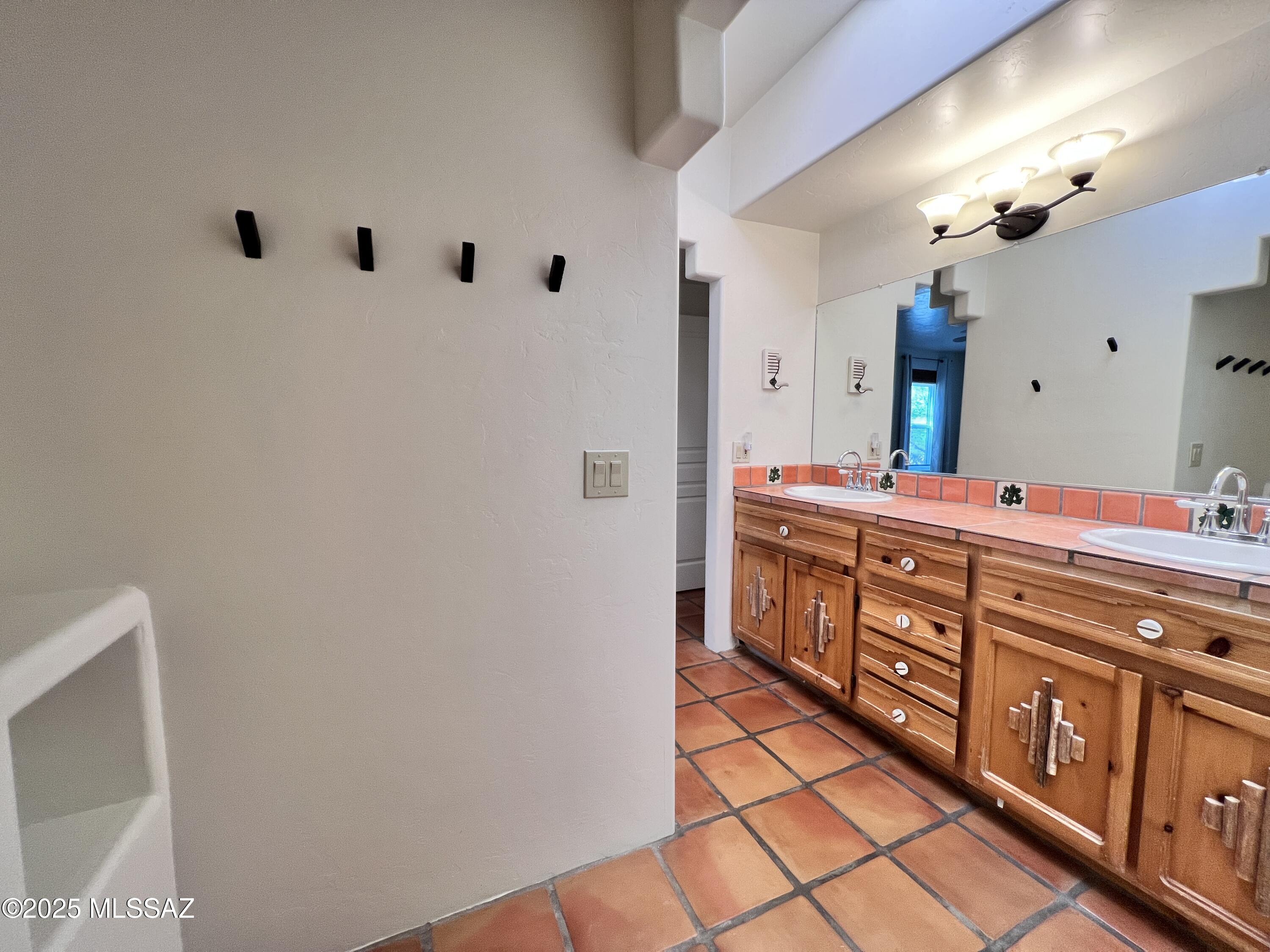 New Tucson Unit NO. 23 (140-261) - Residential Lease