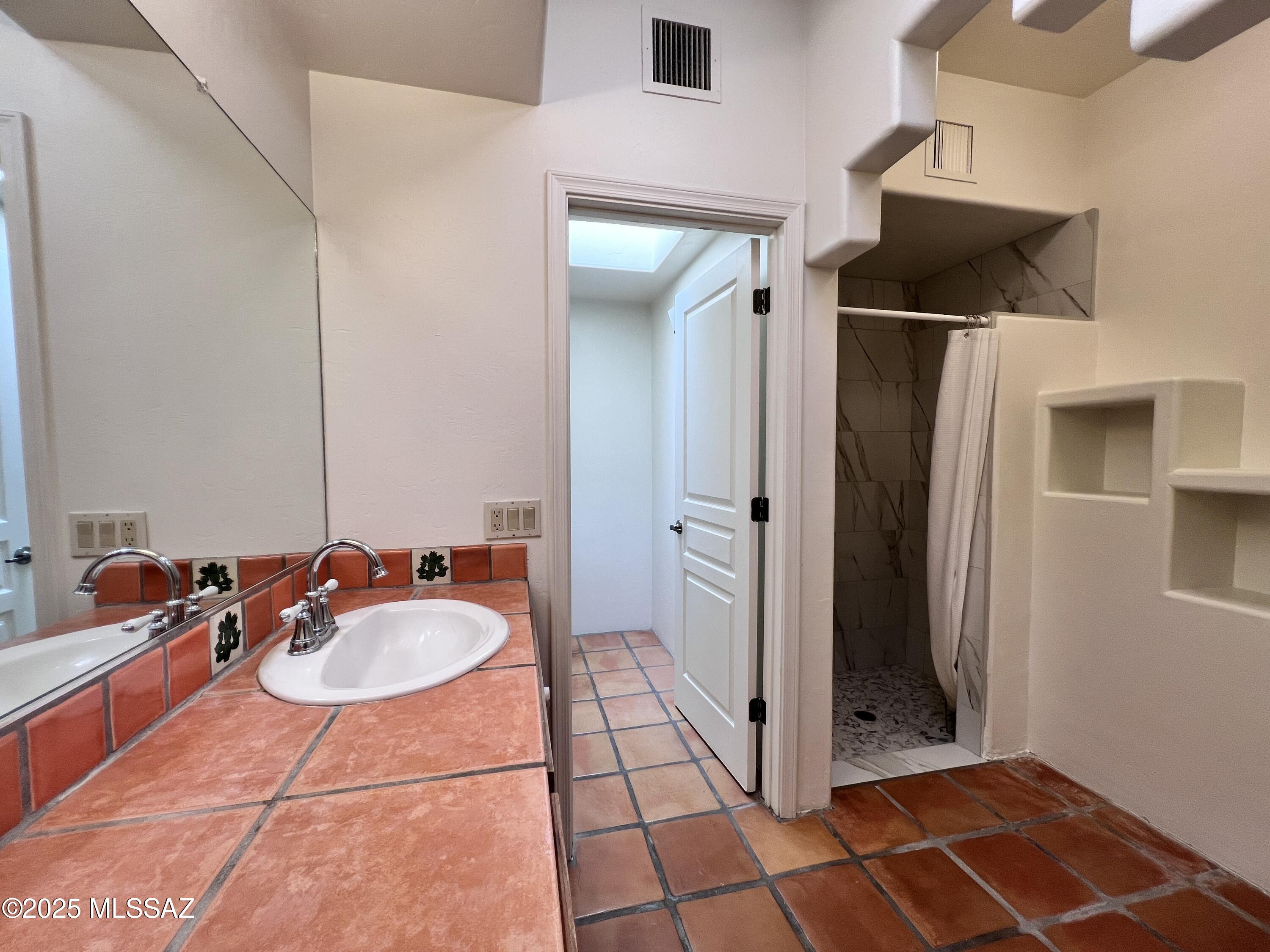 New Tucson Unit NO. 23 (140-261) - Residential Lease