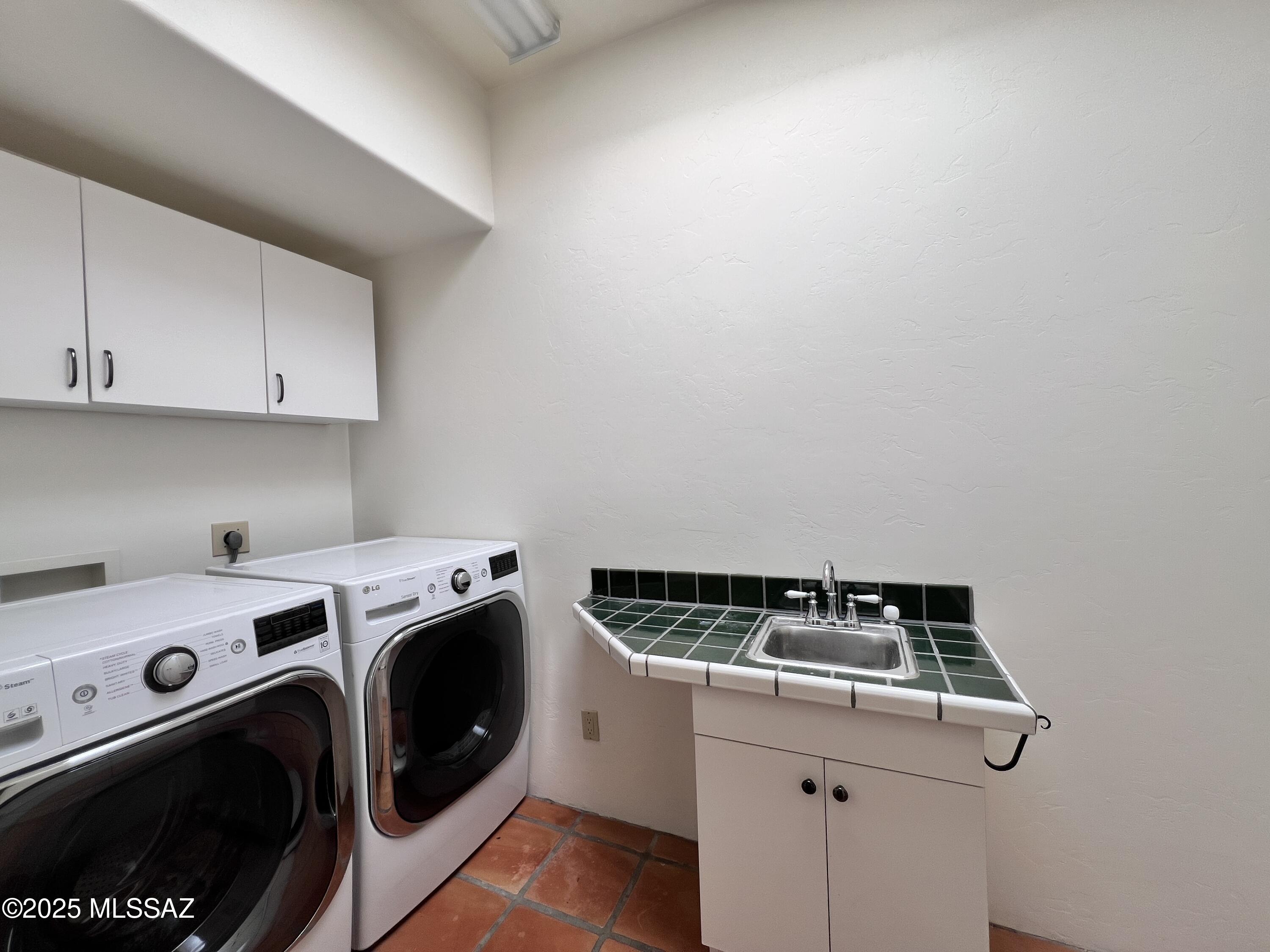 New Tucson Unit NO. 23 (140-261) - Residential Lease