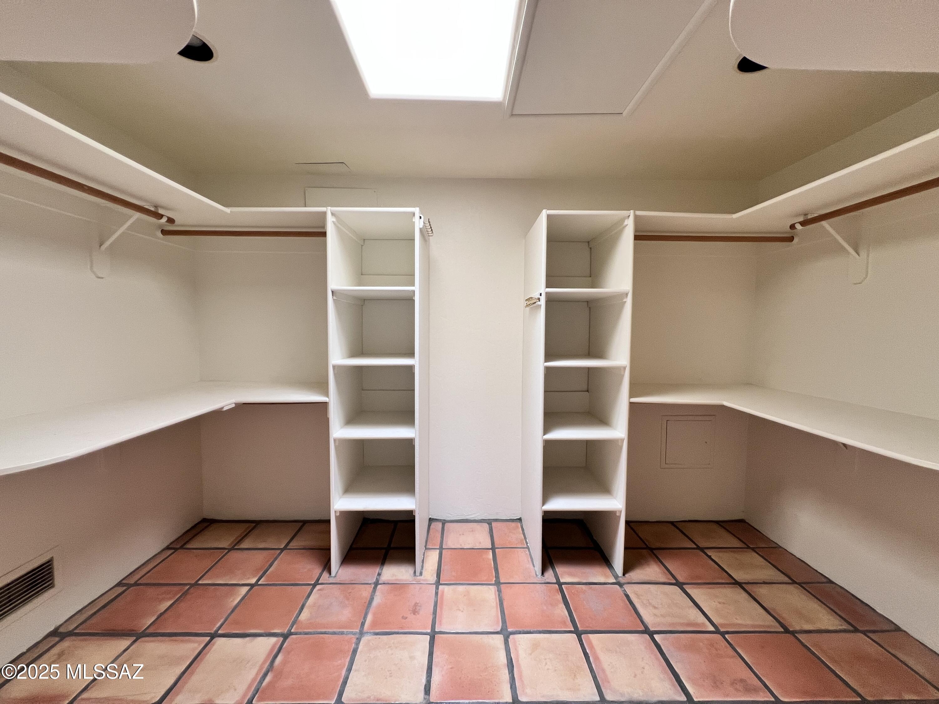 New Tucson Unit NO. 23 (140-261) - Residential Lease