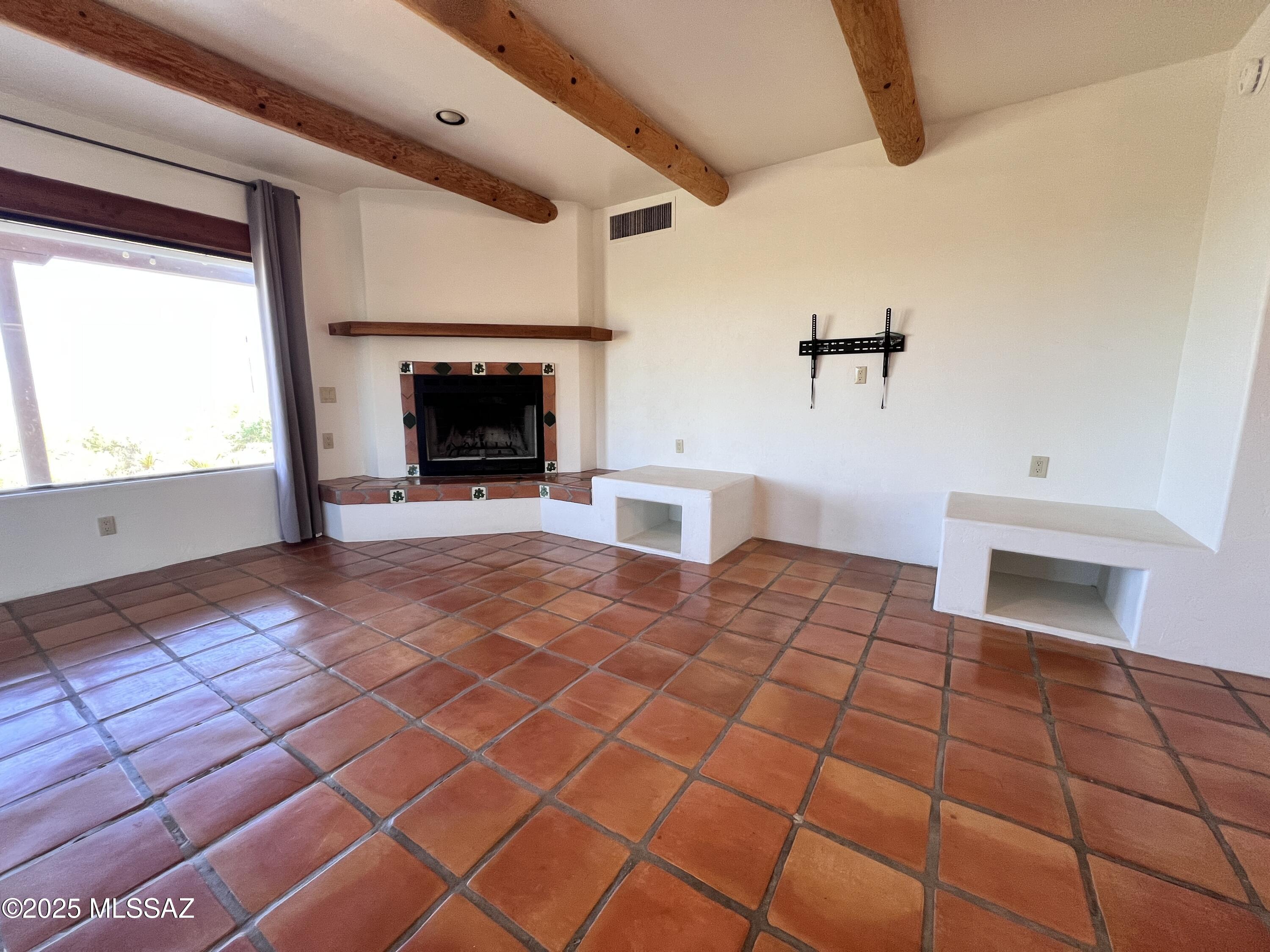 New Tucson Unit NO. 23 (140-261) - Residential Lease