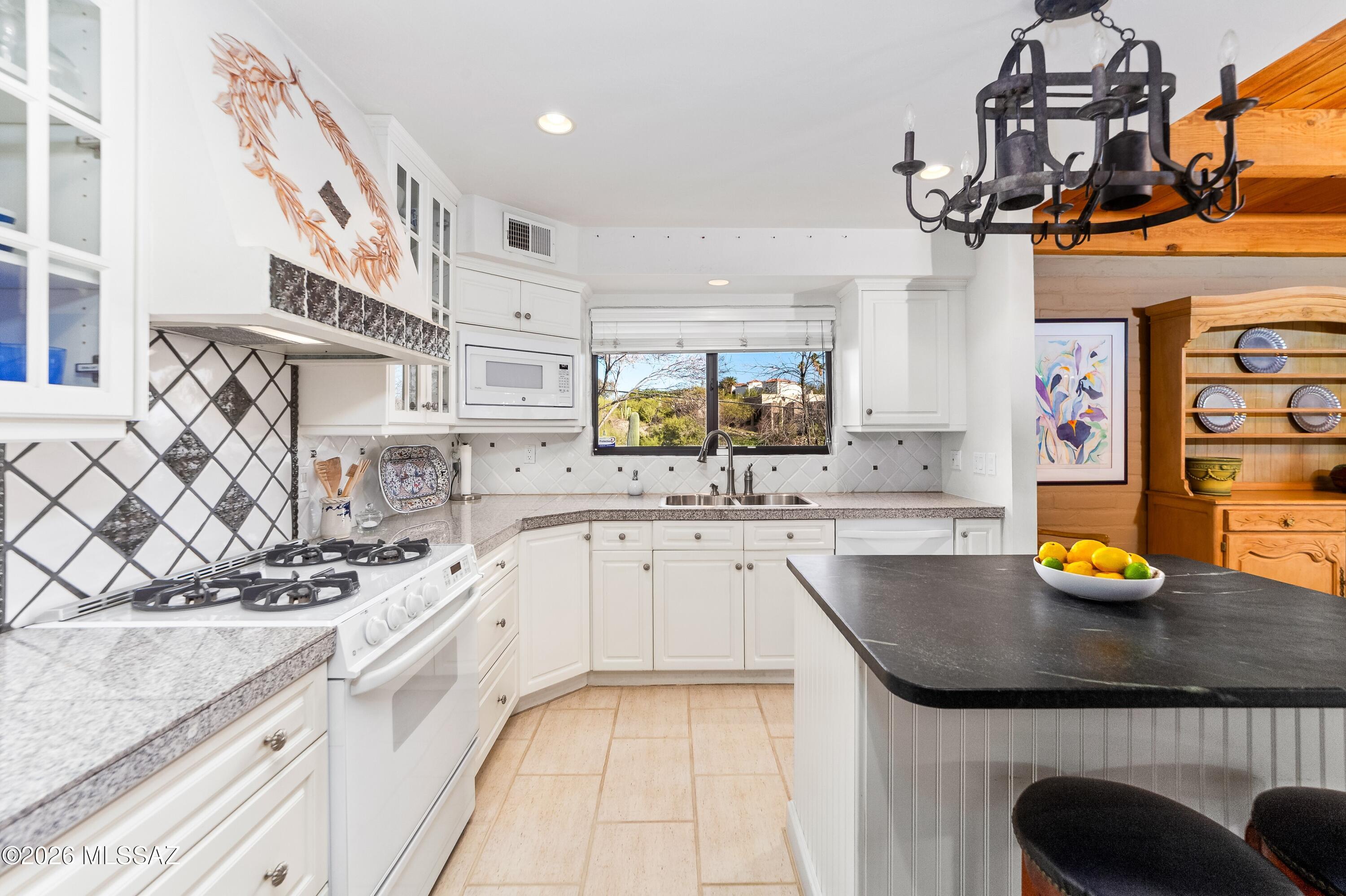 Catalina Foothills Estates NO. 7 (44-120) - Residential