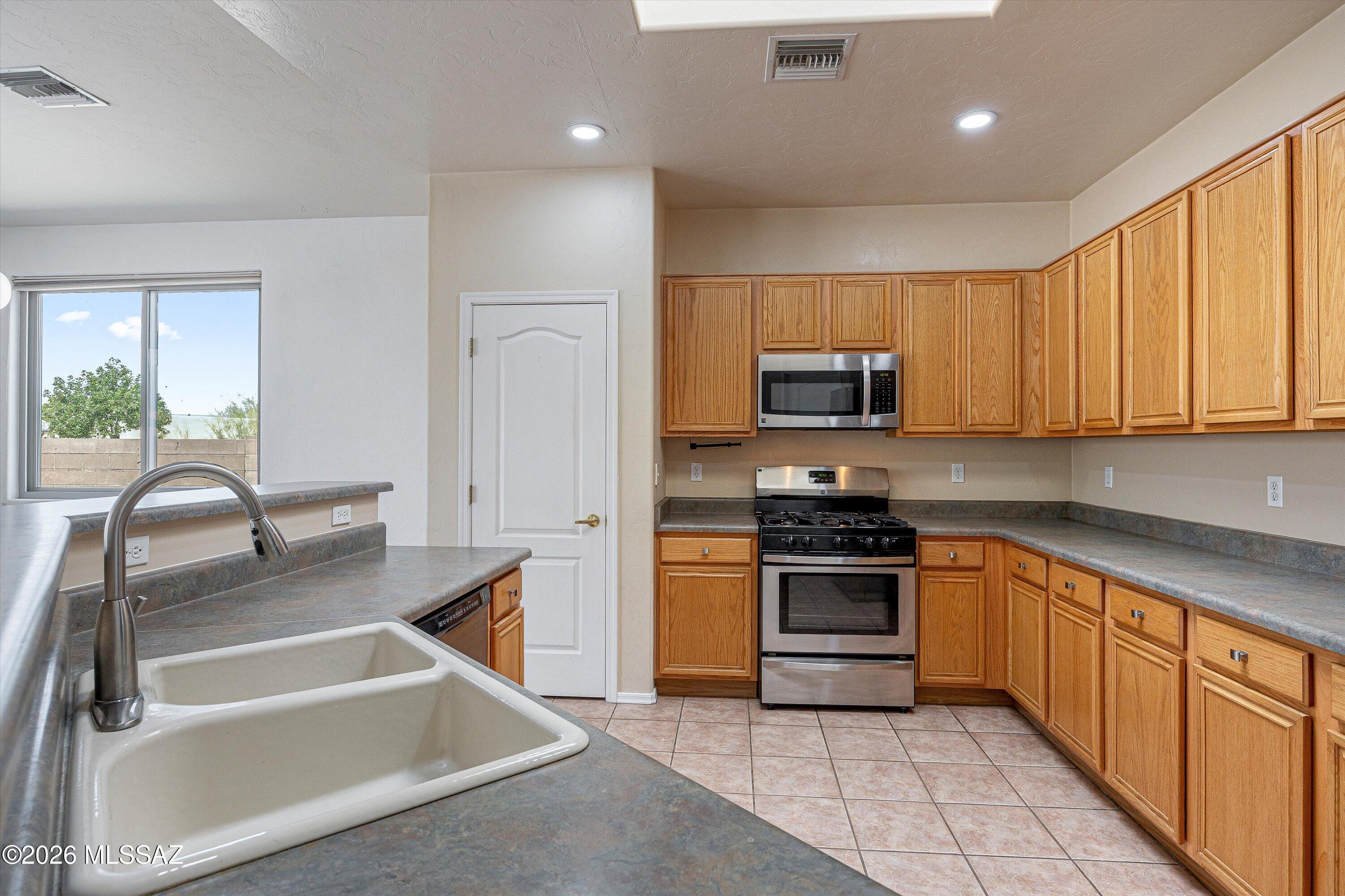 Marquette Place (1-44) - Residential