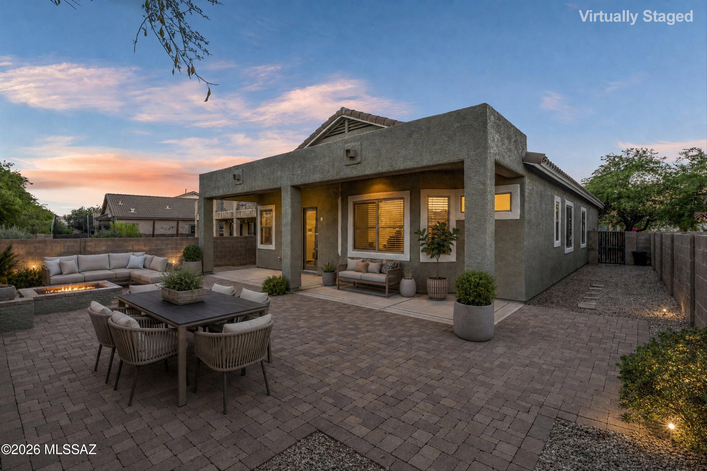 Rancho Vistoso NGHB 10 PCLS S,U & V - Residential