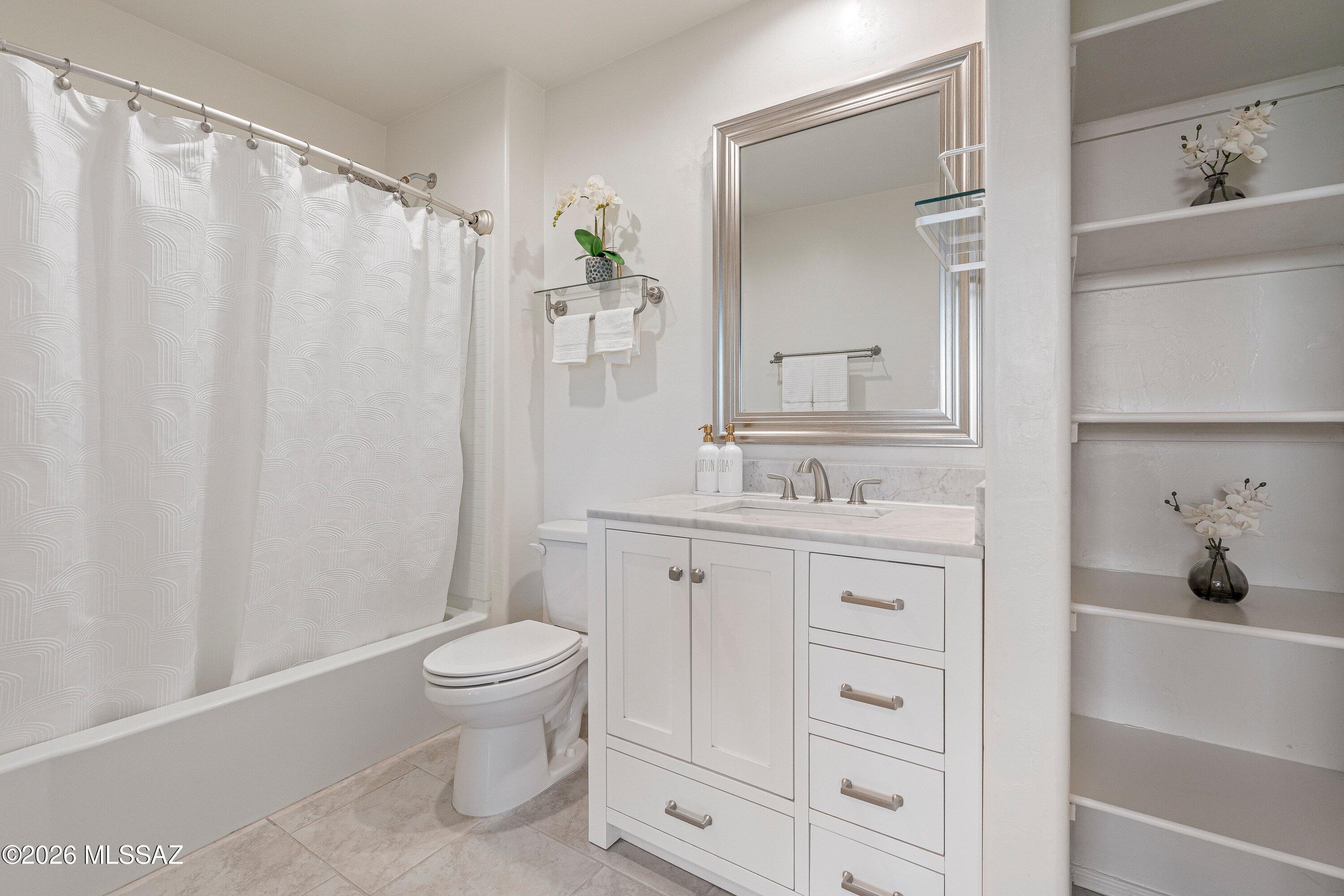 Saguaro Bloom SQ20180540069 - Residential