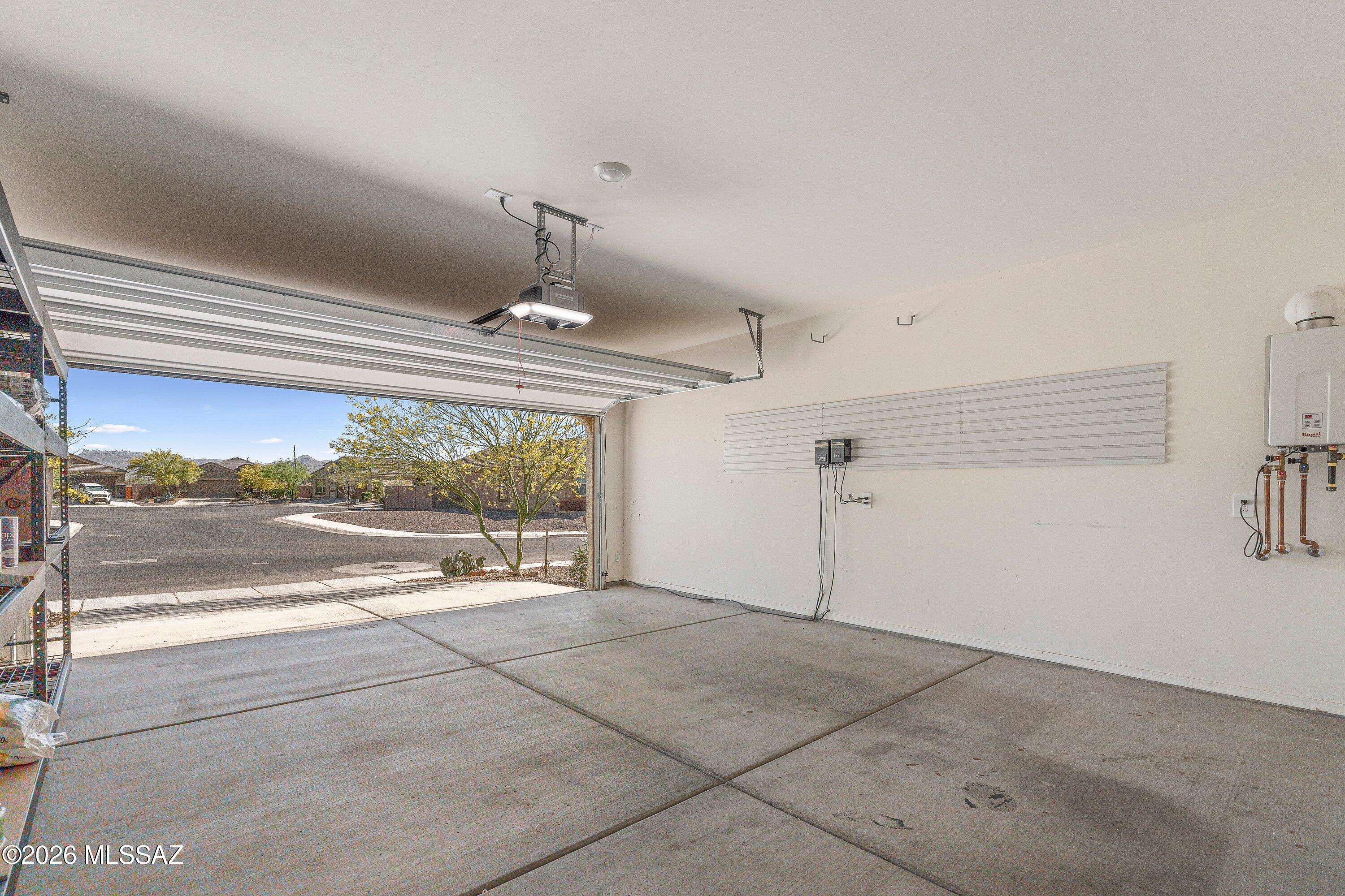 Saguaro Bloom SQ20180540069 - Residential