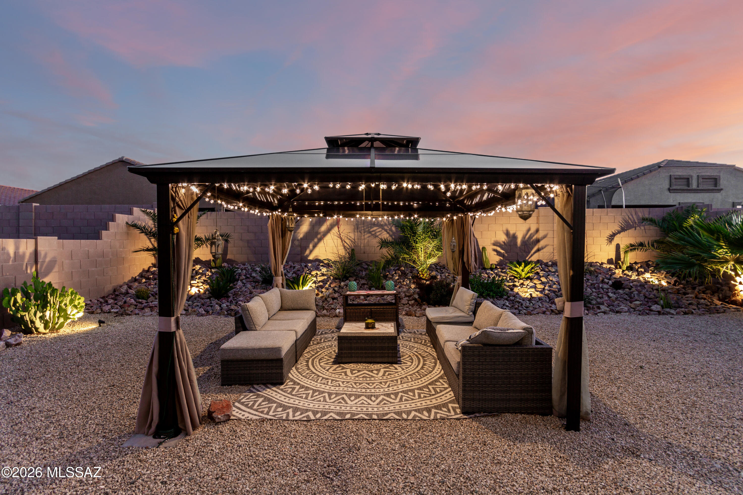 Saguaro Bloom SQ20180540069 - Residential