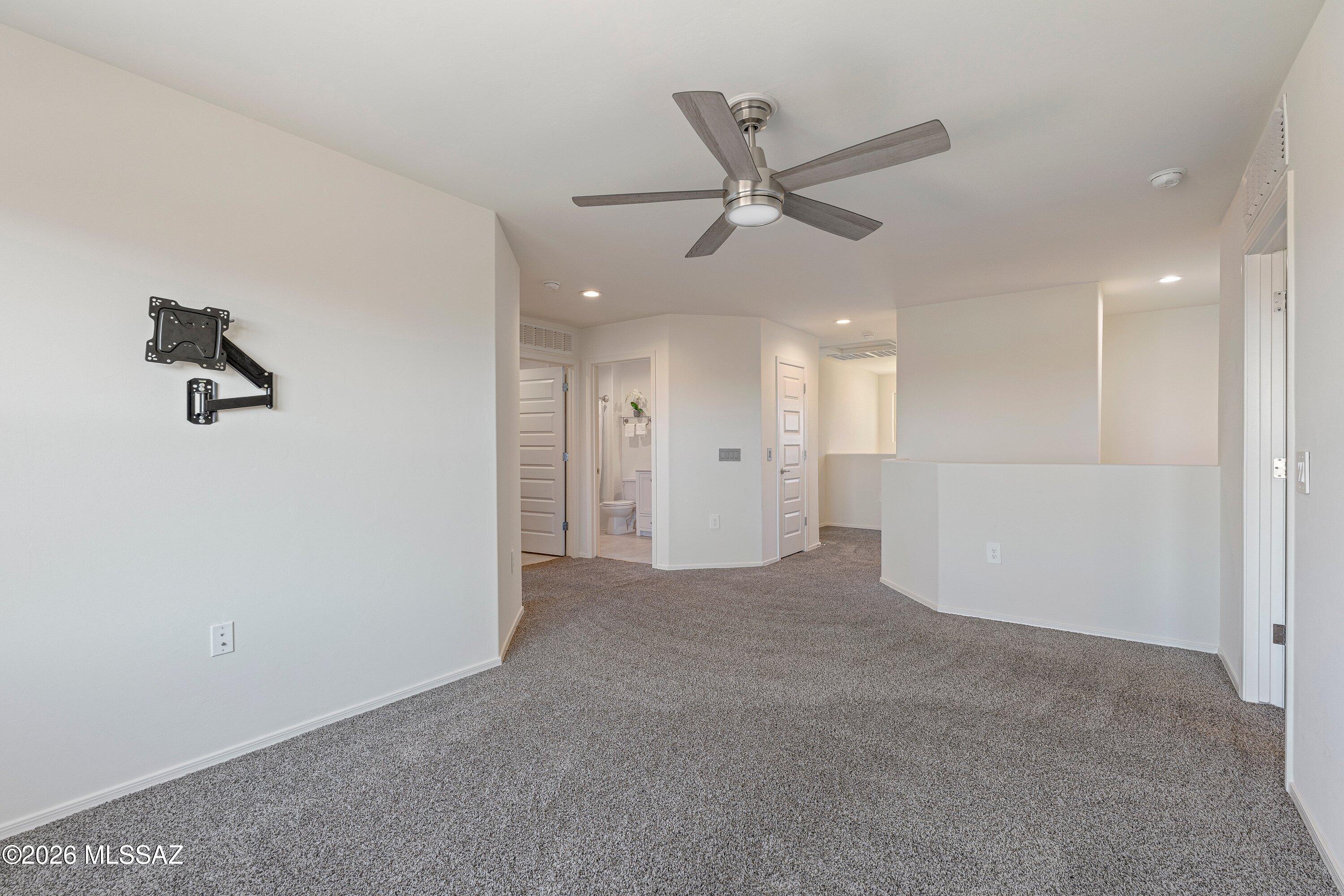 Saguaro Bloom SQ20180540069 - Residential