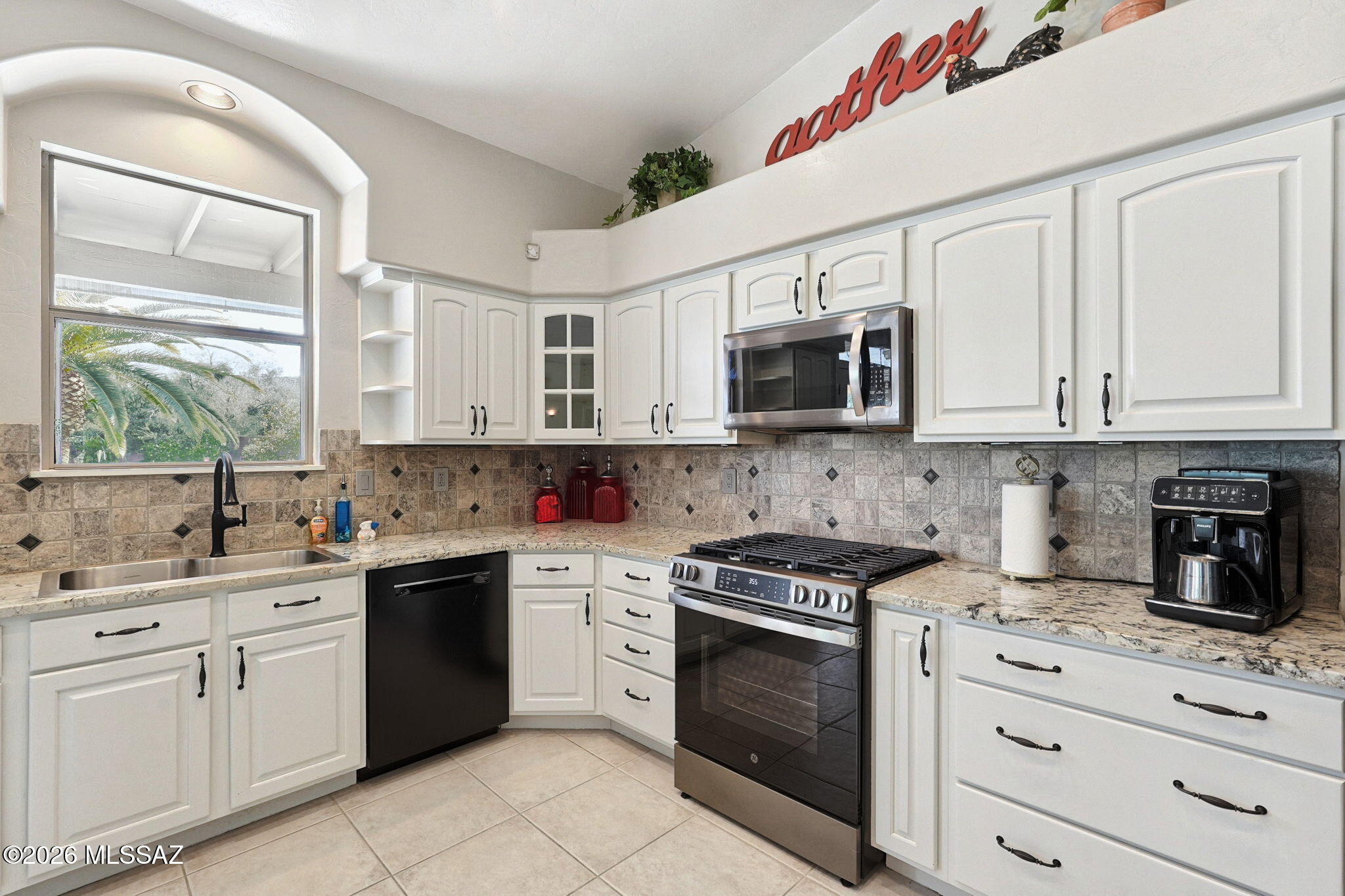 Colonias La Canada (83-219) - Residential