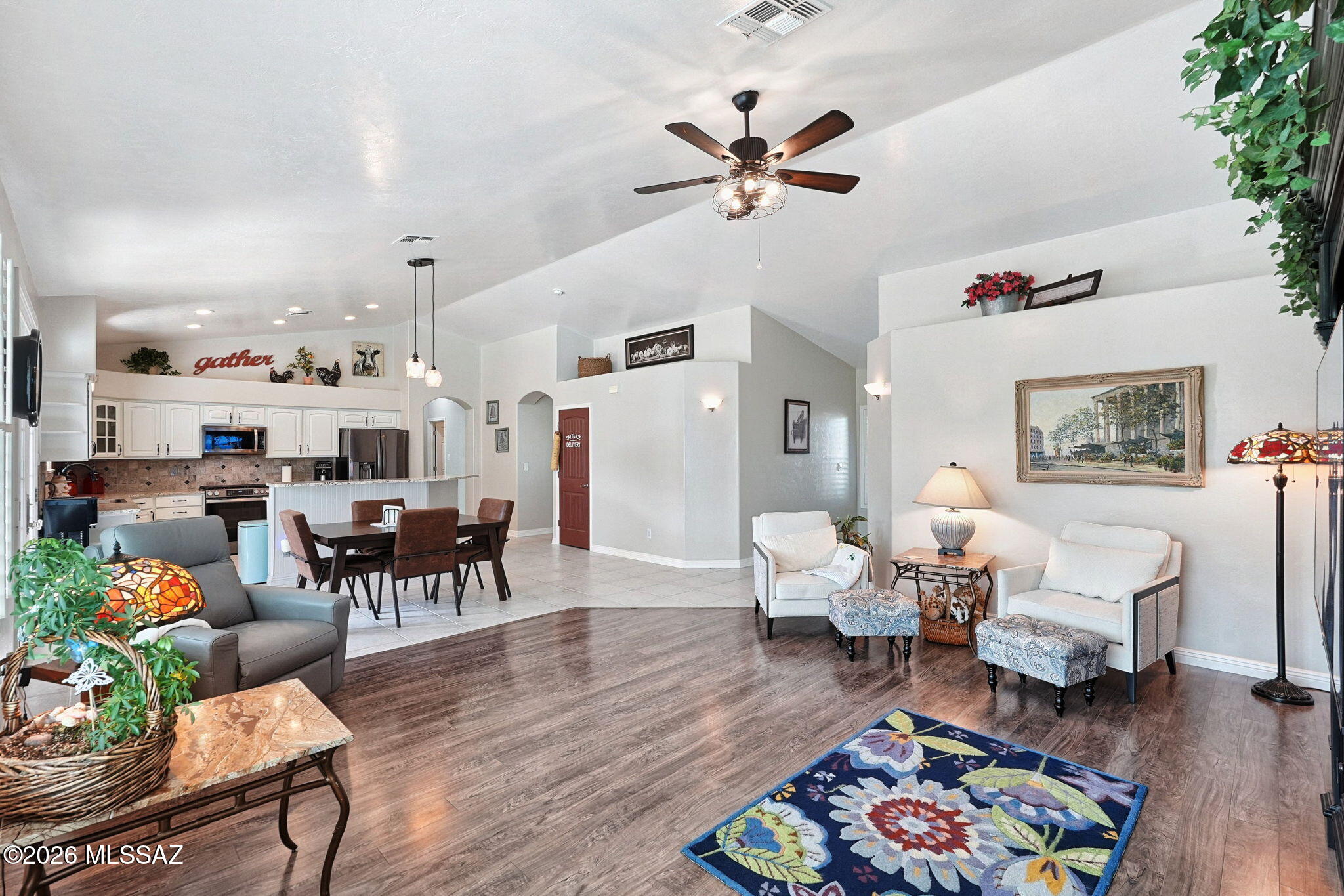Colonias La Canada (83-219) - Residential