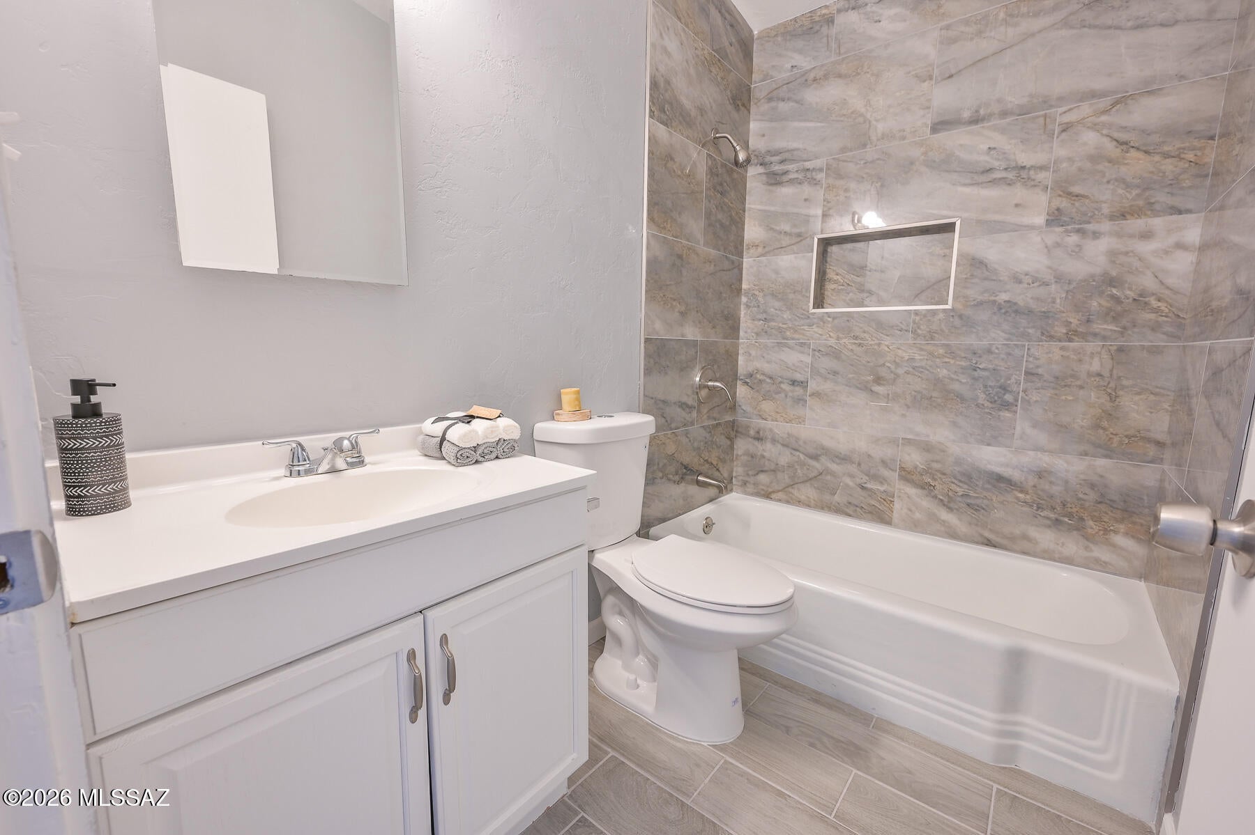 Kingston Knolls Terrace - Residential