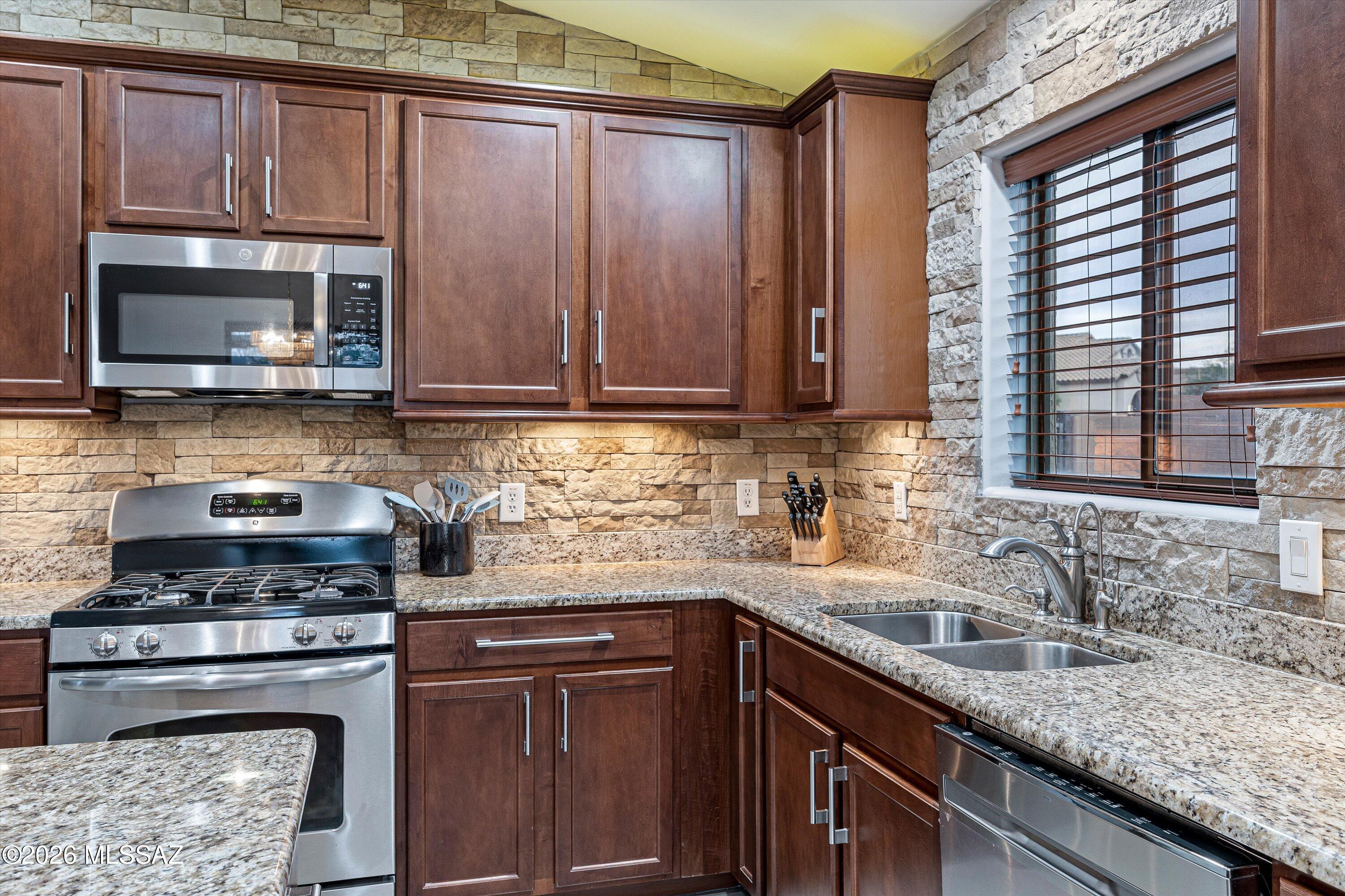 Continental Reserve Blk. 16B (1-86) - Residential