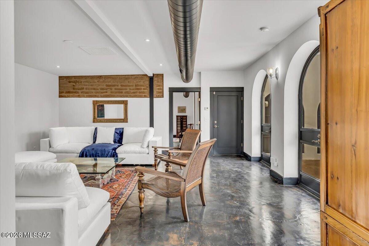 University Manor - Residential