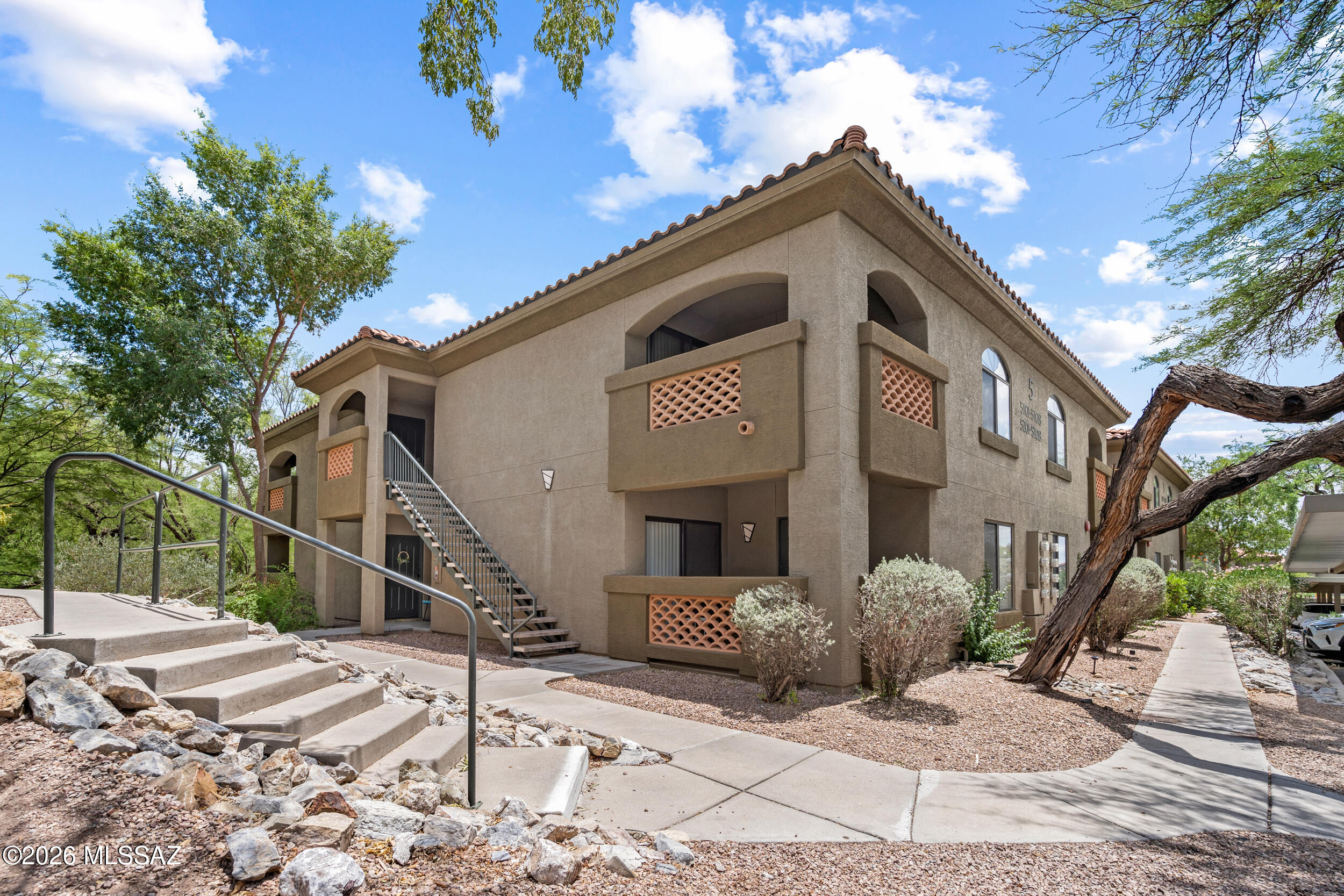 Enjoy mountain views from your own private balcony in this upstairs 1 bed, 1 bath condo at Veranda at Ventana. The community sits among tranquil mountain views and beautiful scenery in the heart of the Foothills. This unit has been well maintained and has tile flooring throughout the living areas. Veranda at Ventana is gated, and residents enjoy a state-of-the-art fitness center, two resort-style pools and spas, outdoor BBQ areas and lush landscaping. Beautifull situated near Sabino Canyon, shopping, restaurants and more! Schedule your showing today!