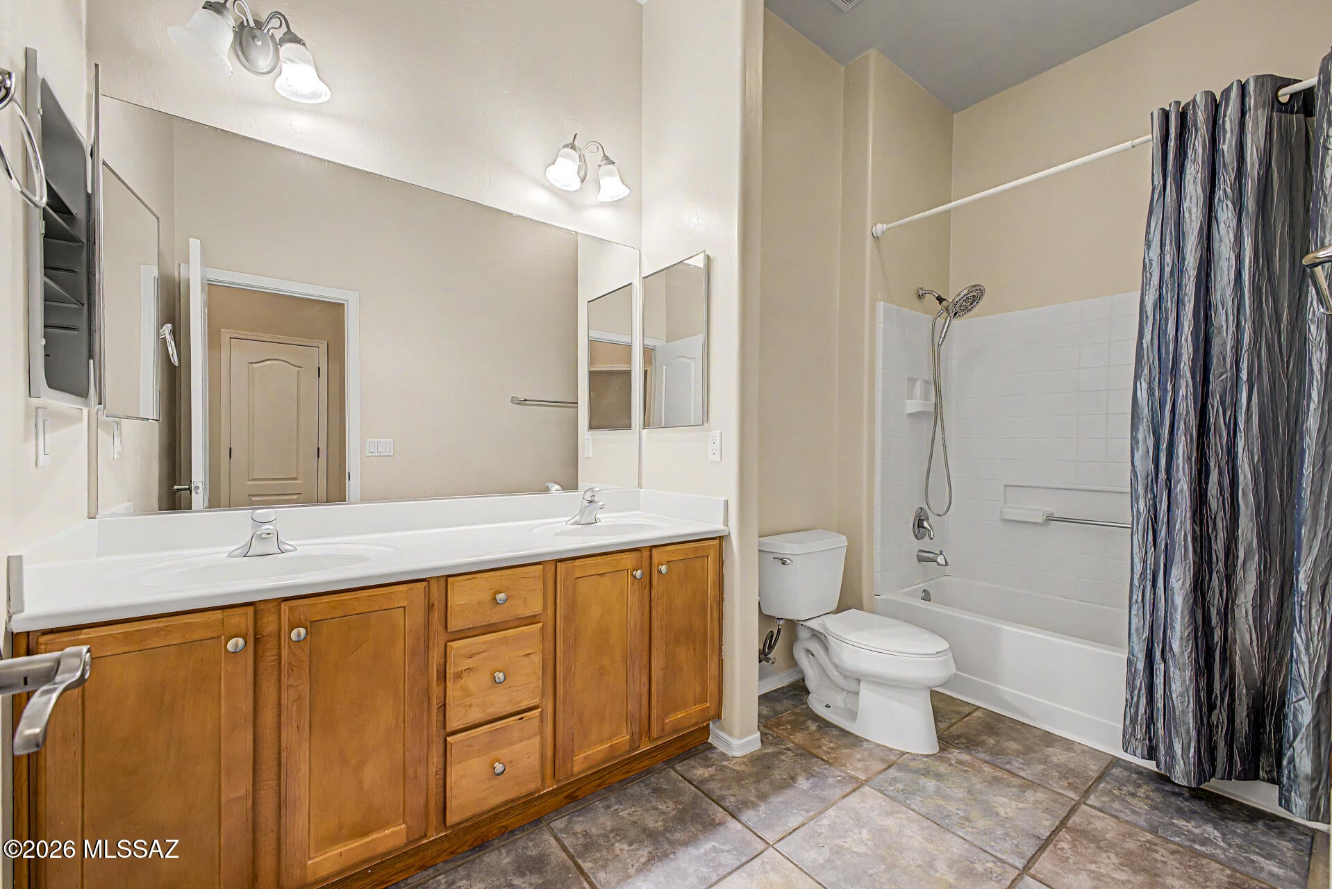 Continental Reserve Blk. 1 & 7 (1-61) - Residential