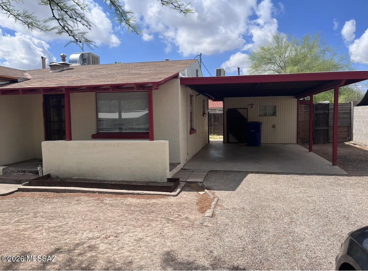 Potential investor opportunity near the University of Arizona! Located just approximately one mile from the U of A campus , this 2 bedroom, 1.5 bathroom home offers strong potential for an investor, renovation project, or buyer looking to add value.
Backyard with an existing pool. The home is being sold as-is and will require repairs and updating, making it best suited for cash buyers.
Excellent central location with convenient access to the University of Arizona, downtown Tucson, shopping, restaurants, and major transportation routes. Great opportunity for someone looking to renovate or invest in a highly desirable area close to campus.