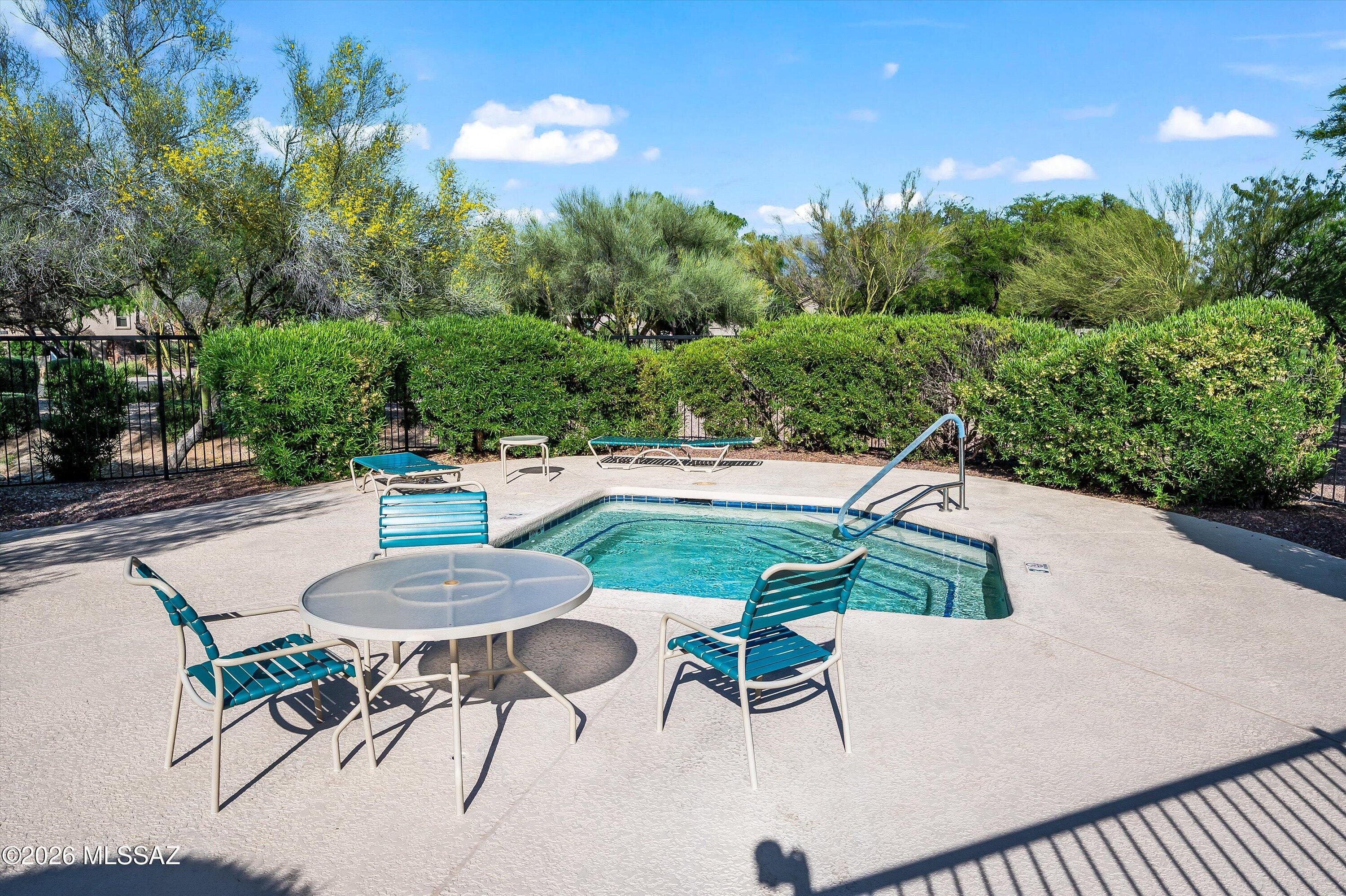 Vistoso Golf Casitas II, A Condominium (101-116, 201-216) - Residential
