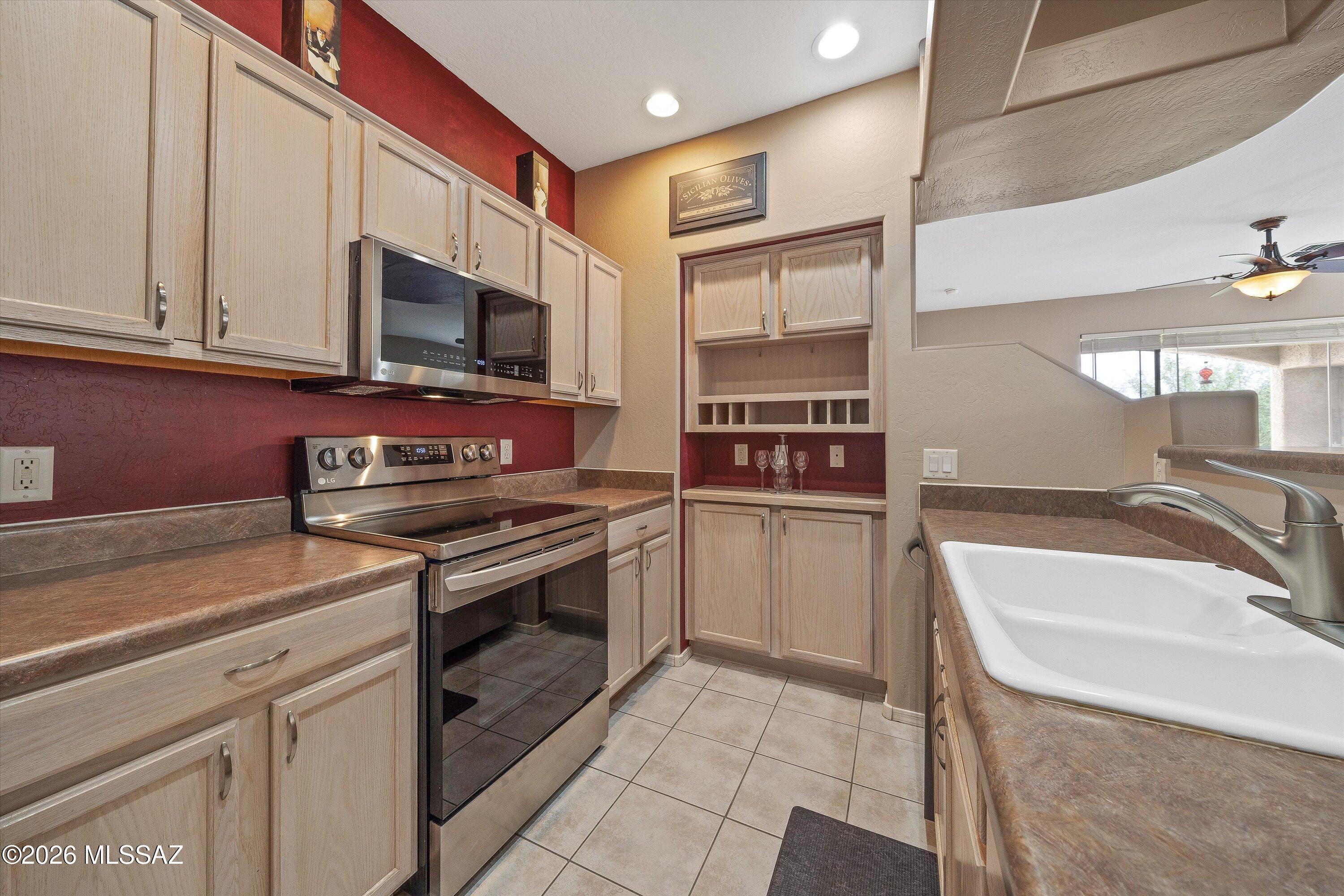 Vistoso Golf Casitas II, A Condominium (101-116, 201-216) - Residential