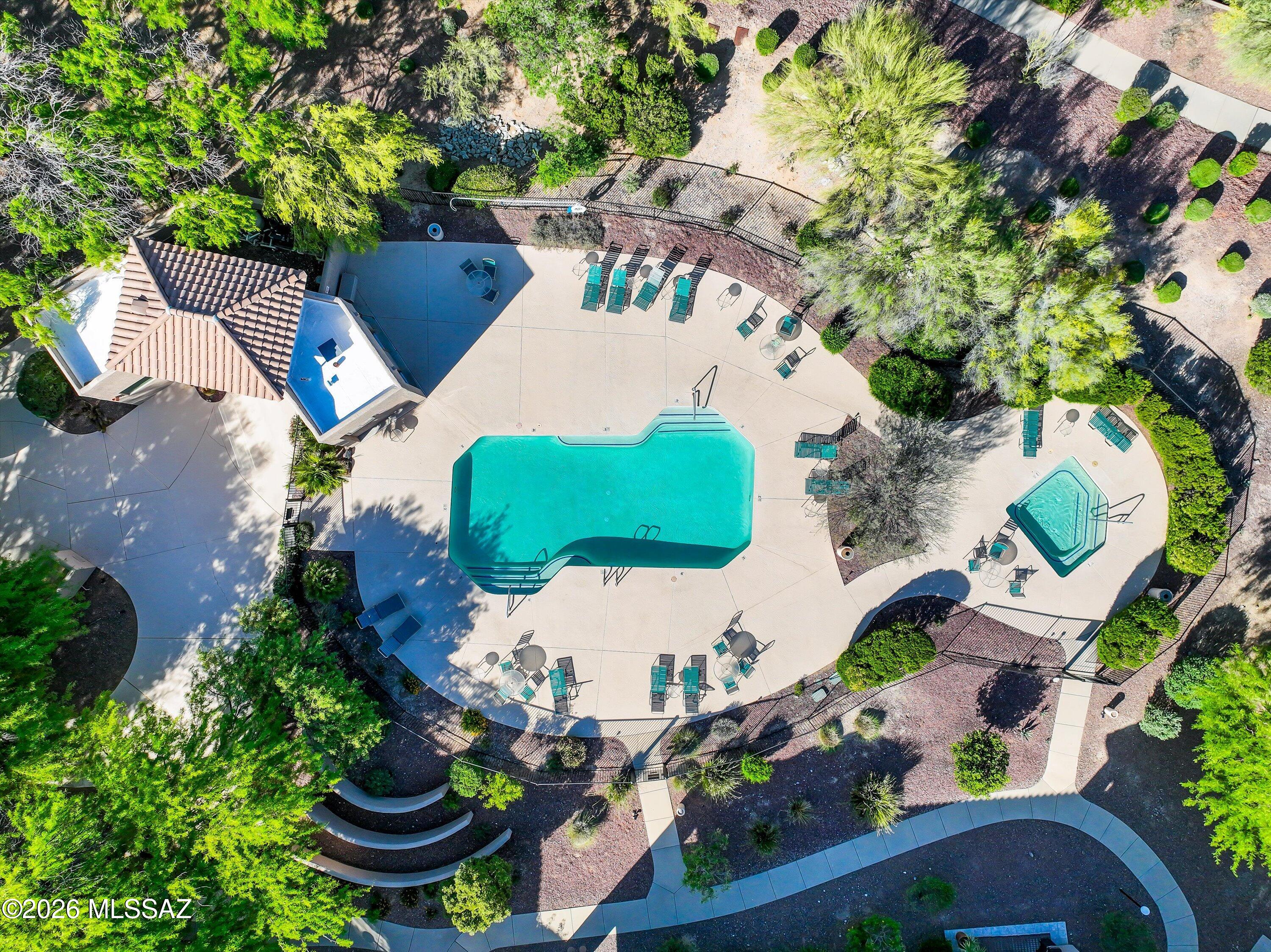 Vistoso Golf Casitas II, A Condominium (101-116, 201-216) - Residential