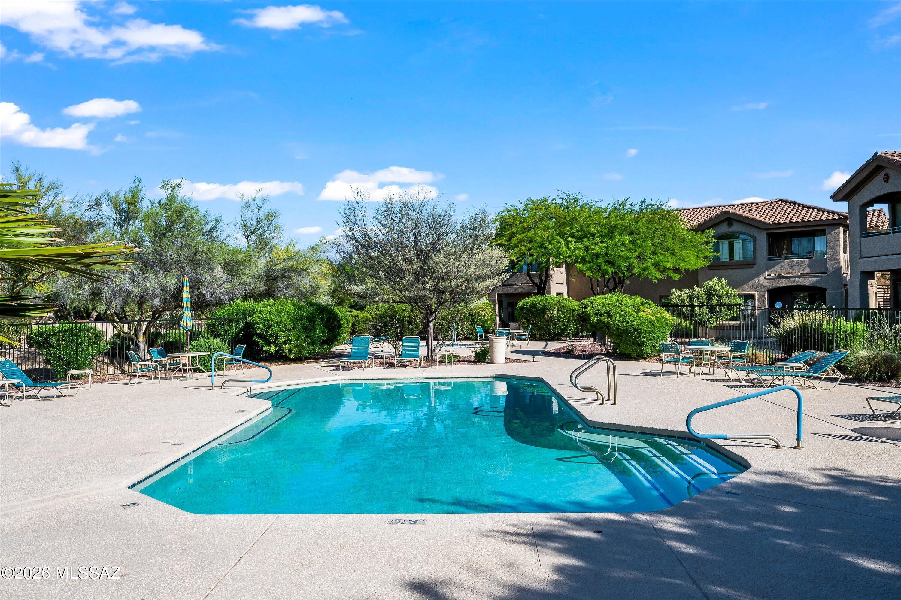 Vistoso Golf Casitas II, A Condominium (101-116, 201-216) - Residential