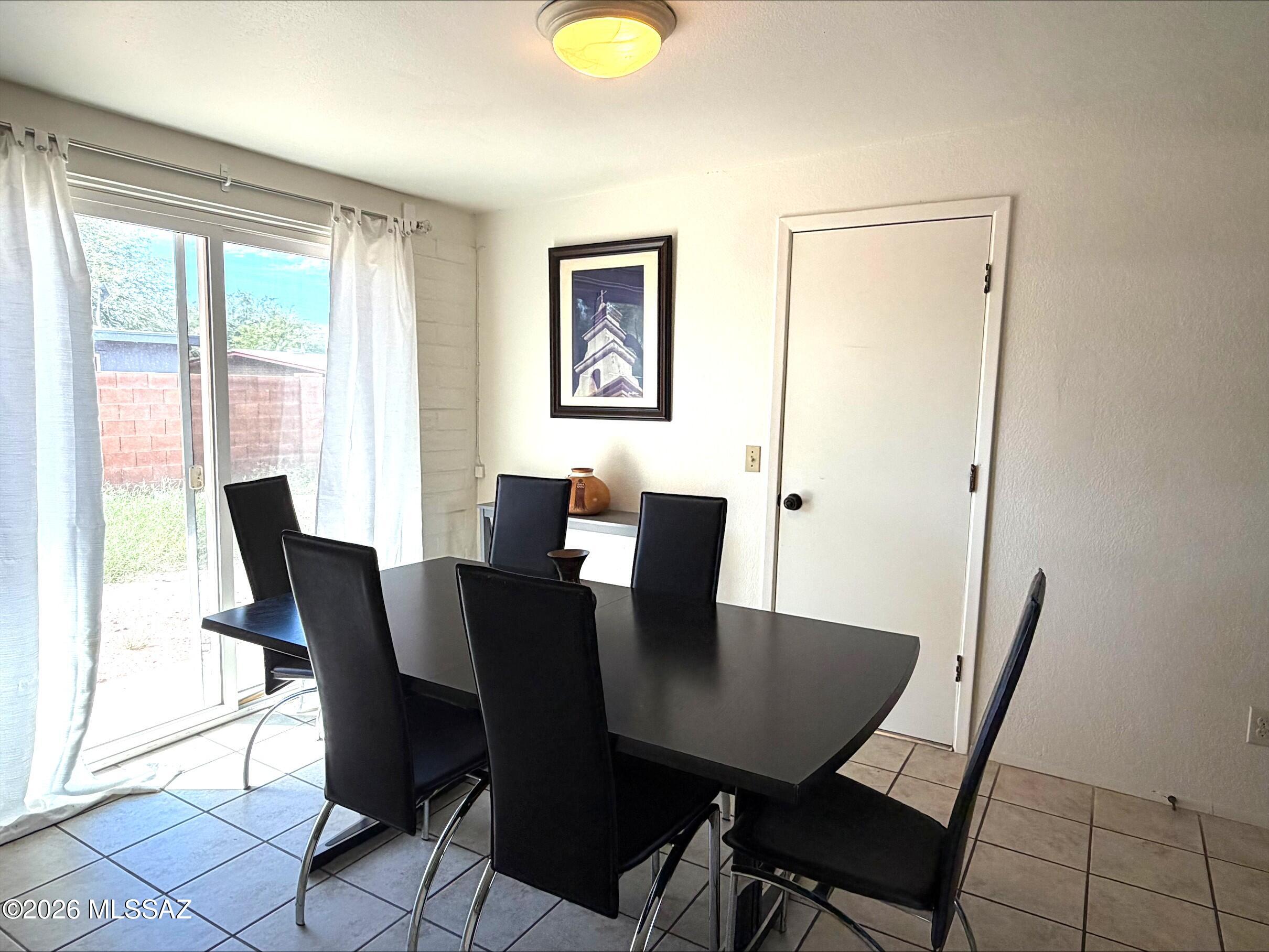 Casas Adobes Park (541-643) - Residential