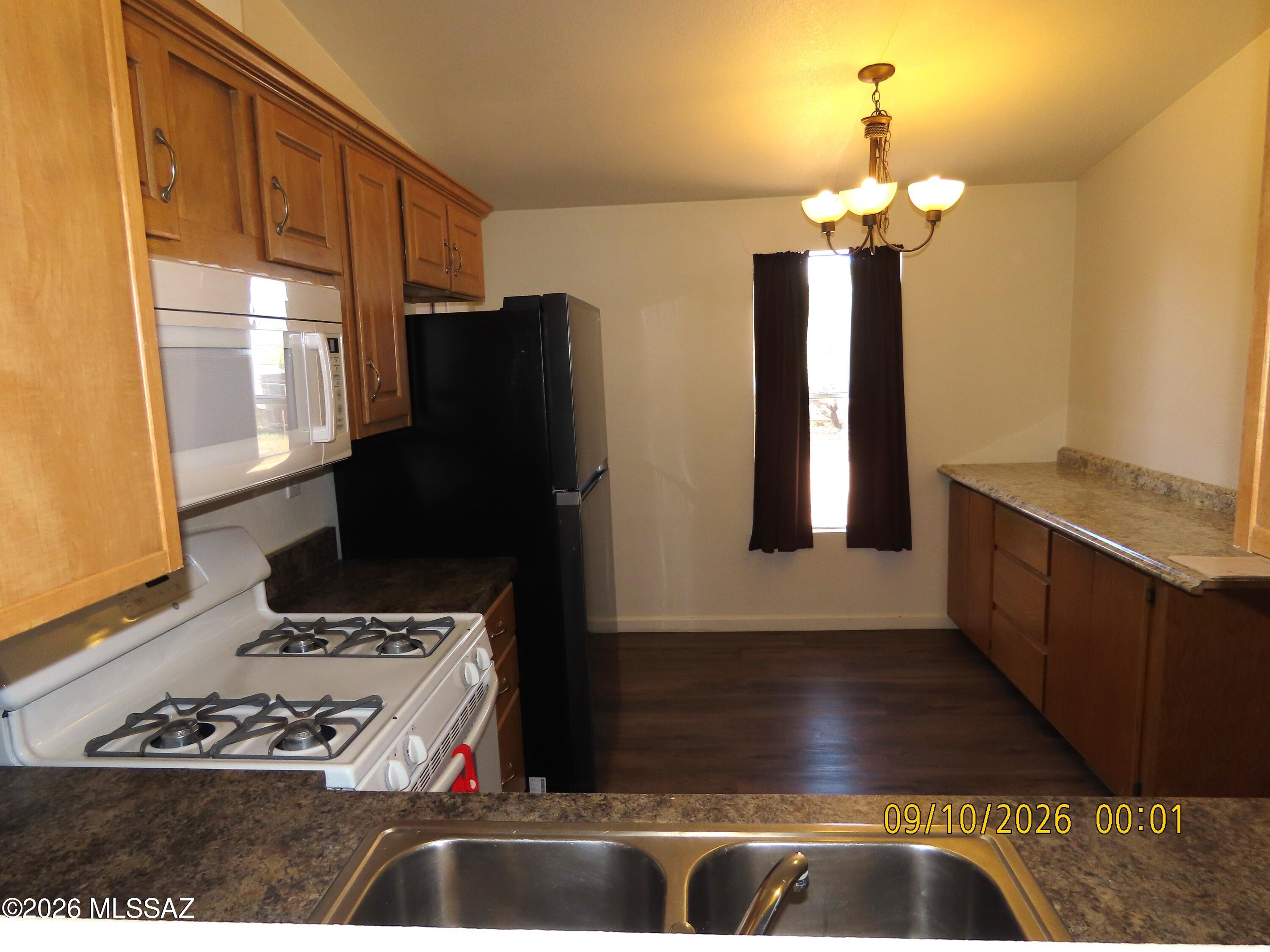 Mescal Lakes - Residential