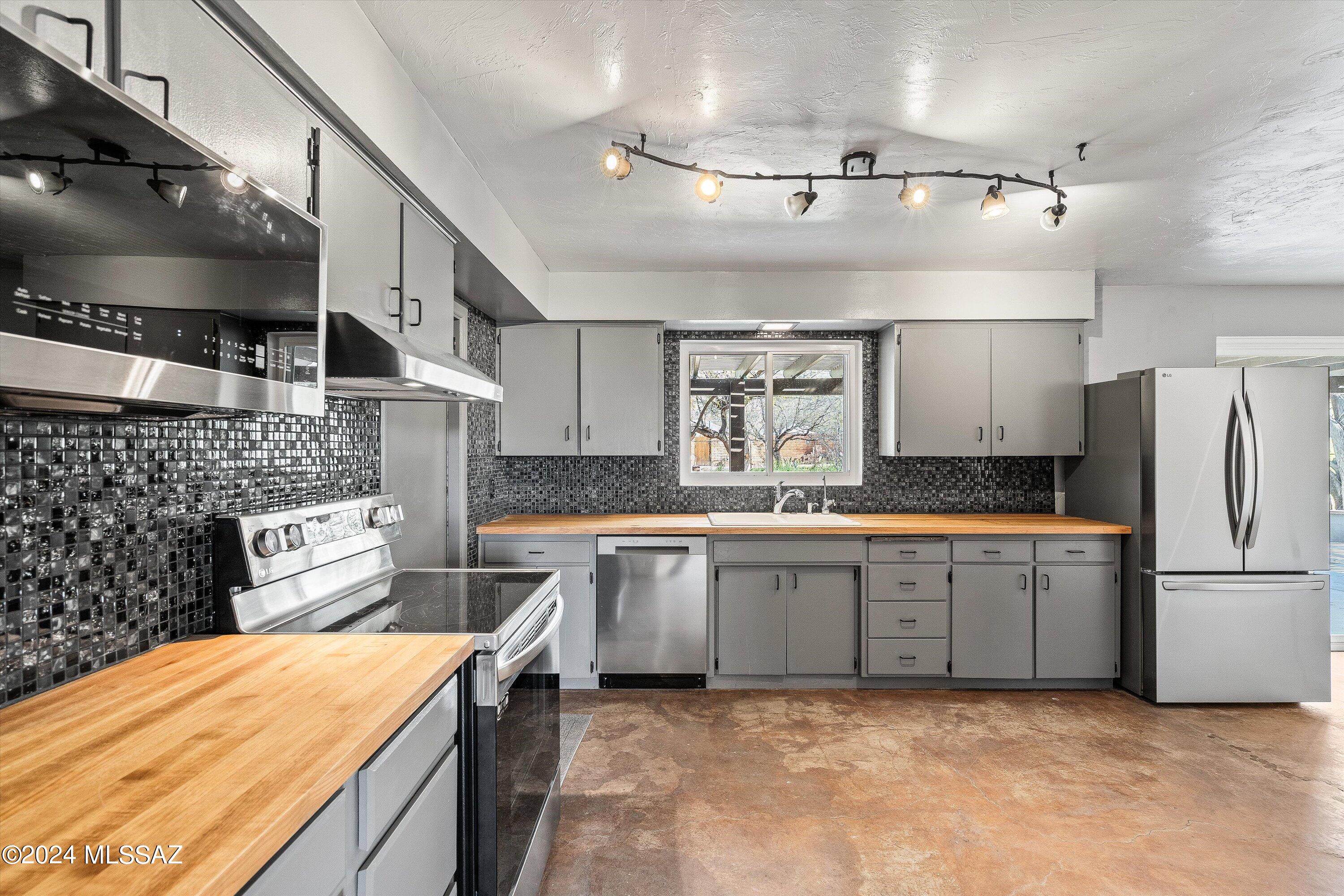 Bear Canyon Hills - Residential Lease