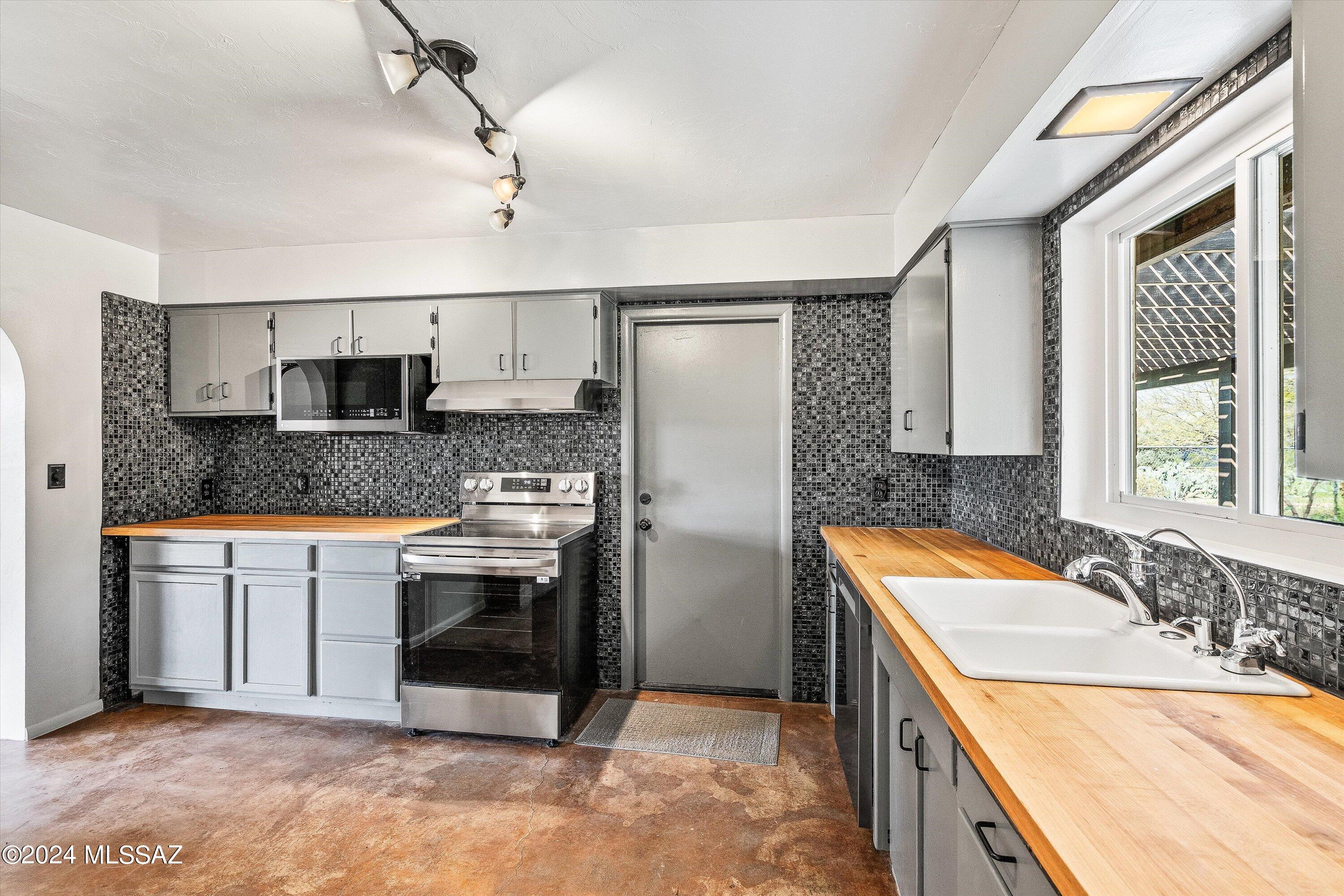 Bear Canyon Hills - Residential Lease