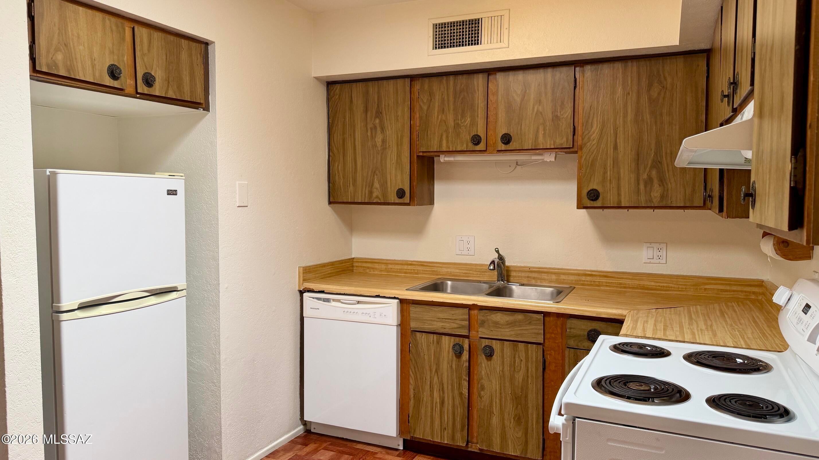 Western Winds Townhouses (1-37) - Residential