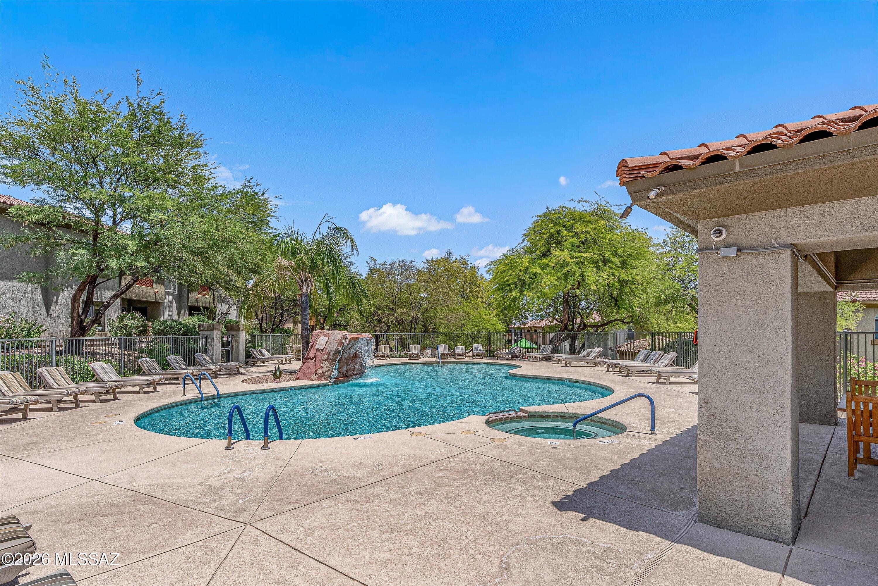 Veranda at Ventana Condominiums - Residential