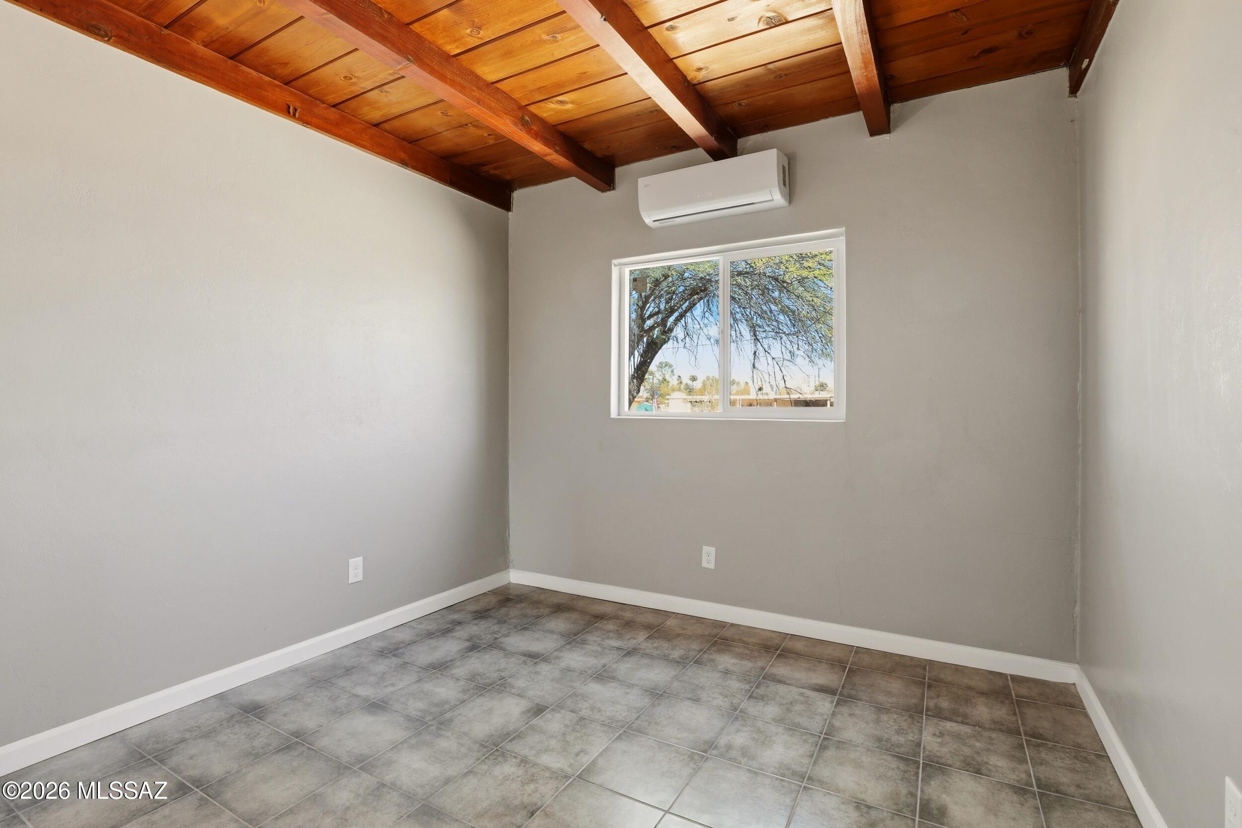 Los Nidos - Residential Income