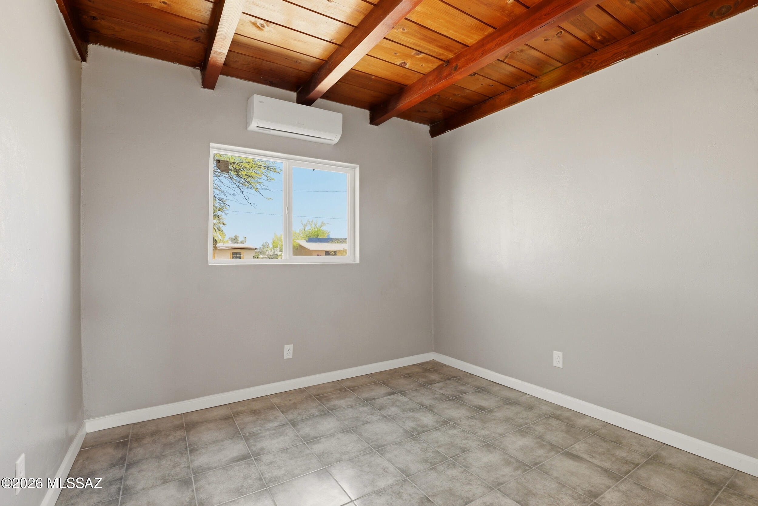 Los Nidos - Residential Income