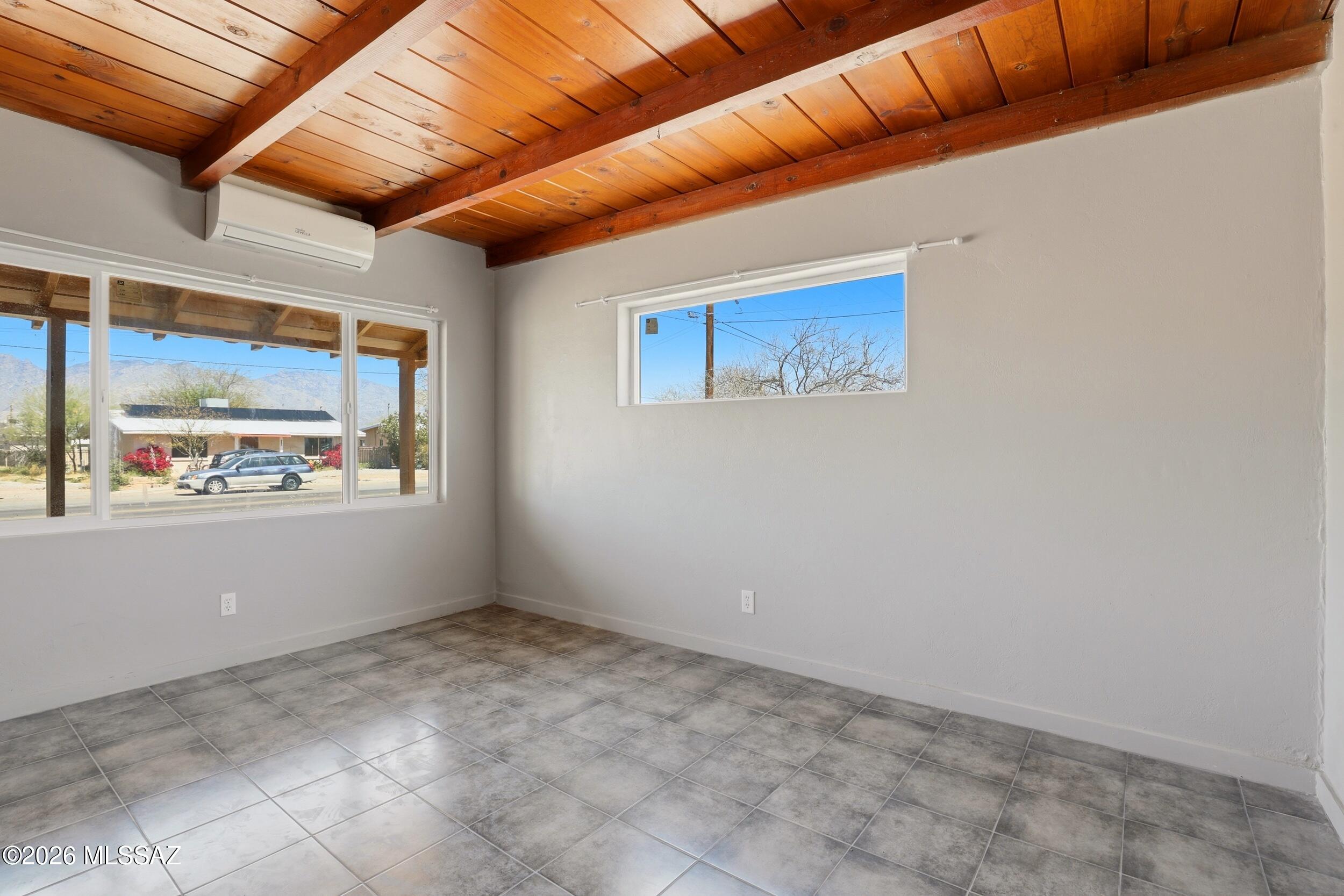 Los Nidos - Residential Income