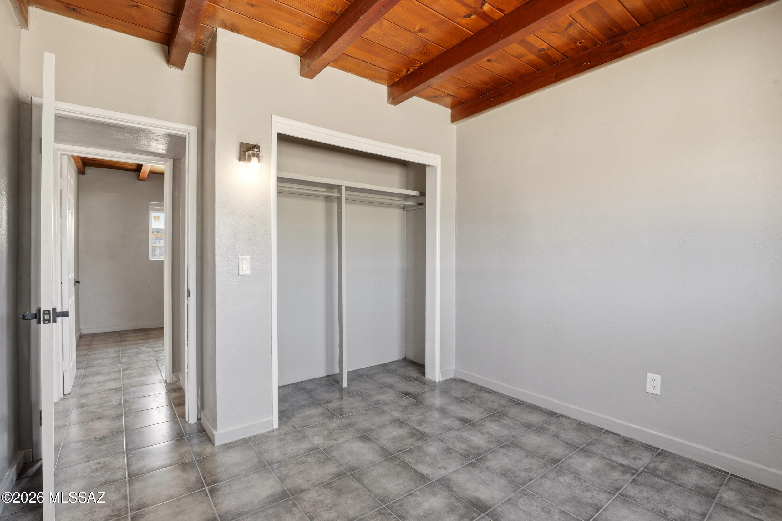 Los Nidos - Residential Income