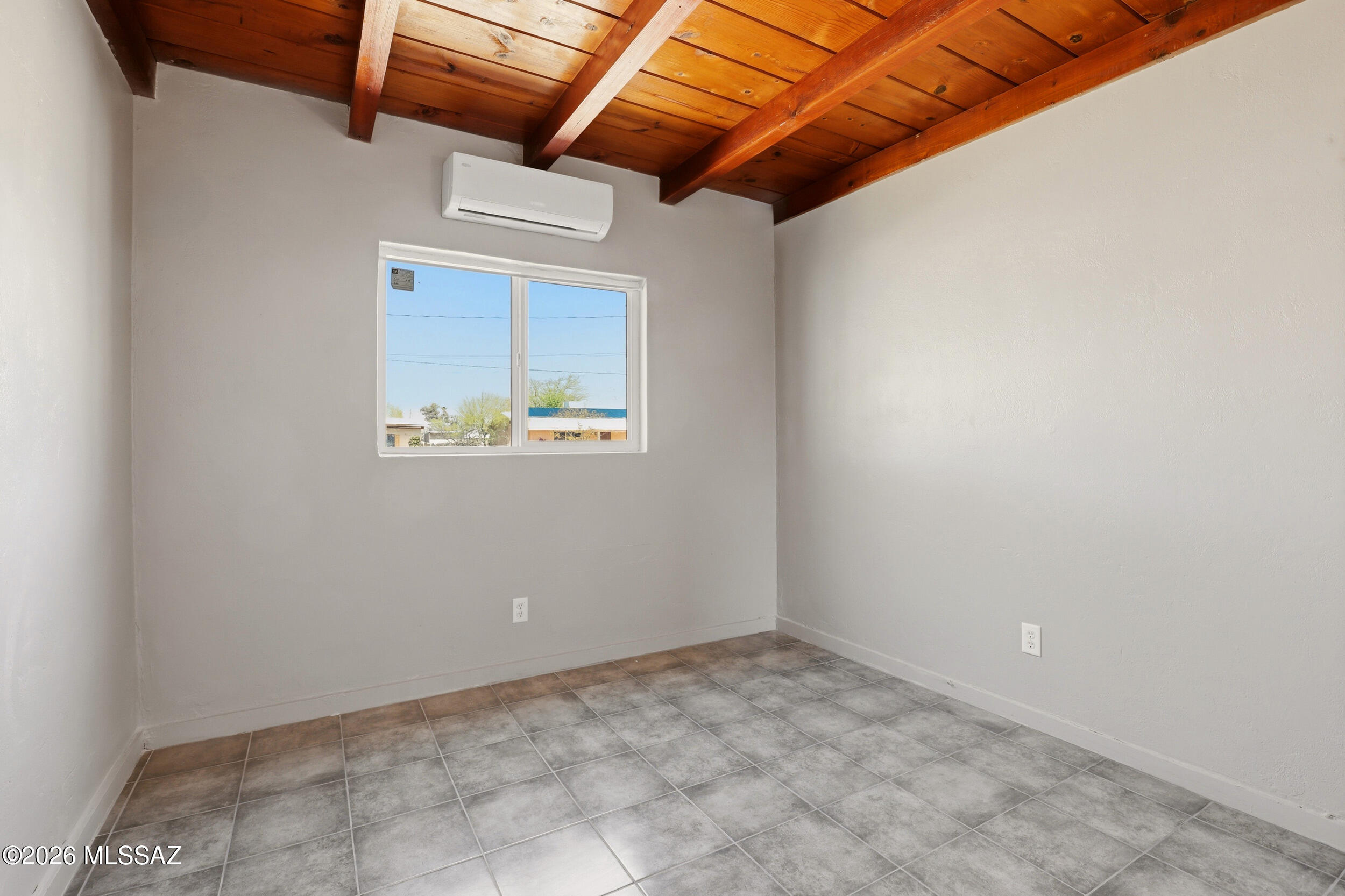 Los Nidos - Residential Income