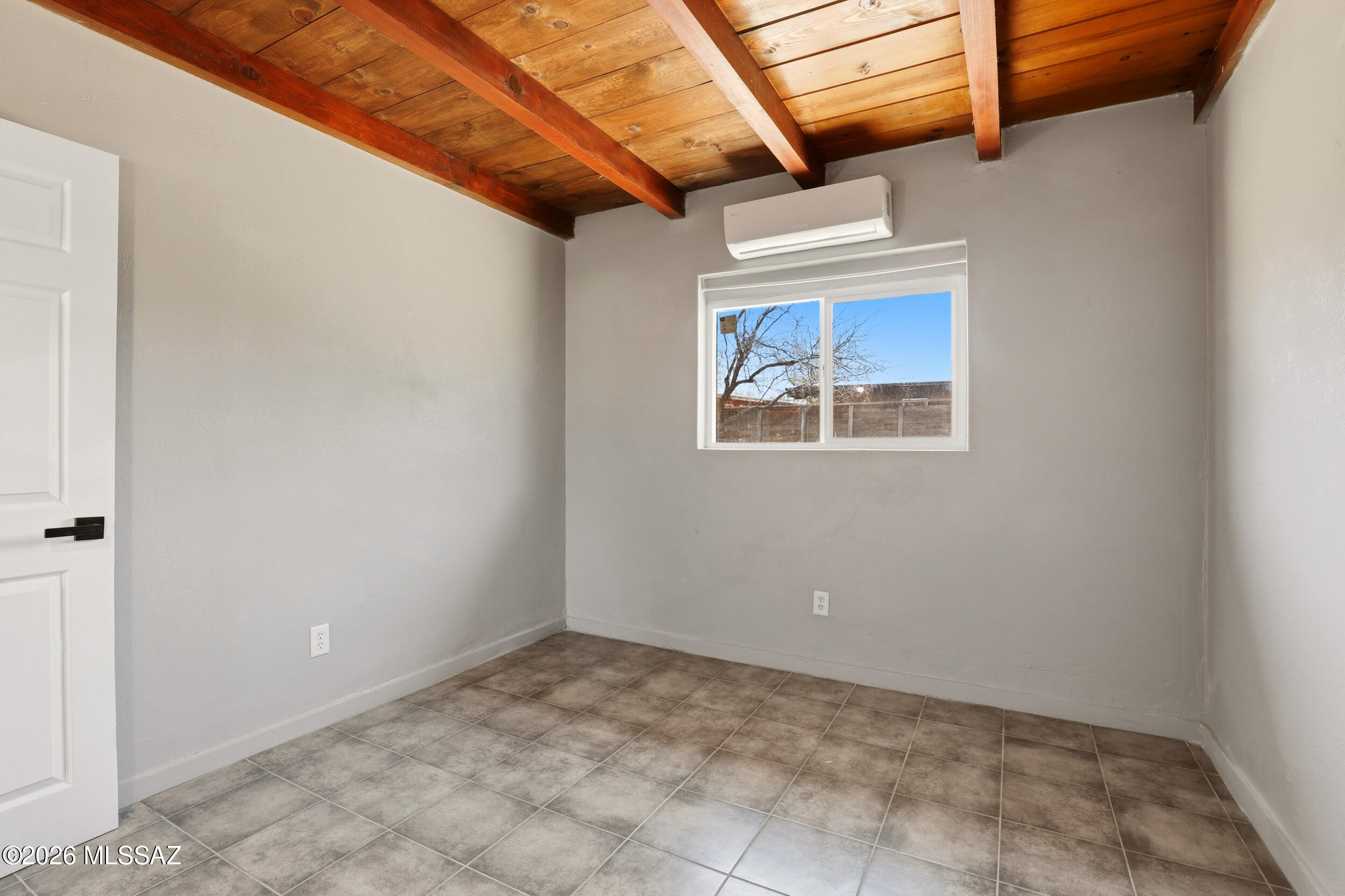 Los Nidos - Residential Income
