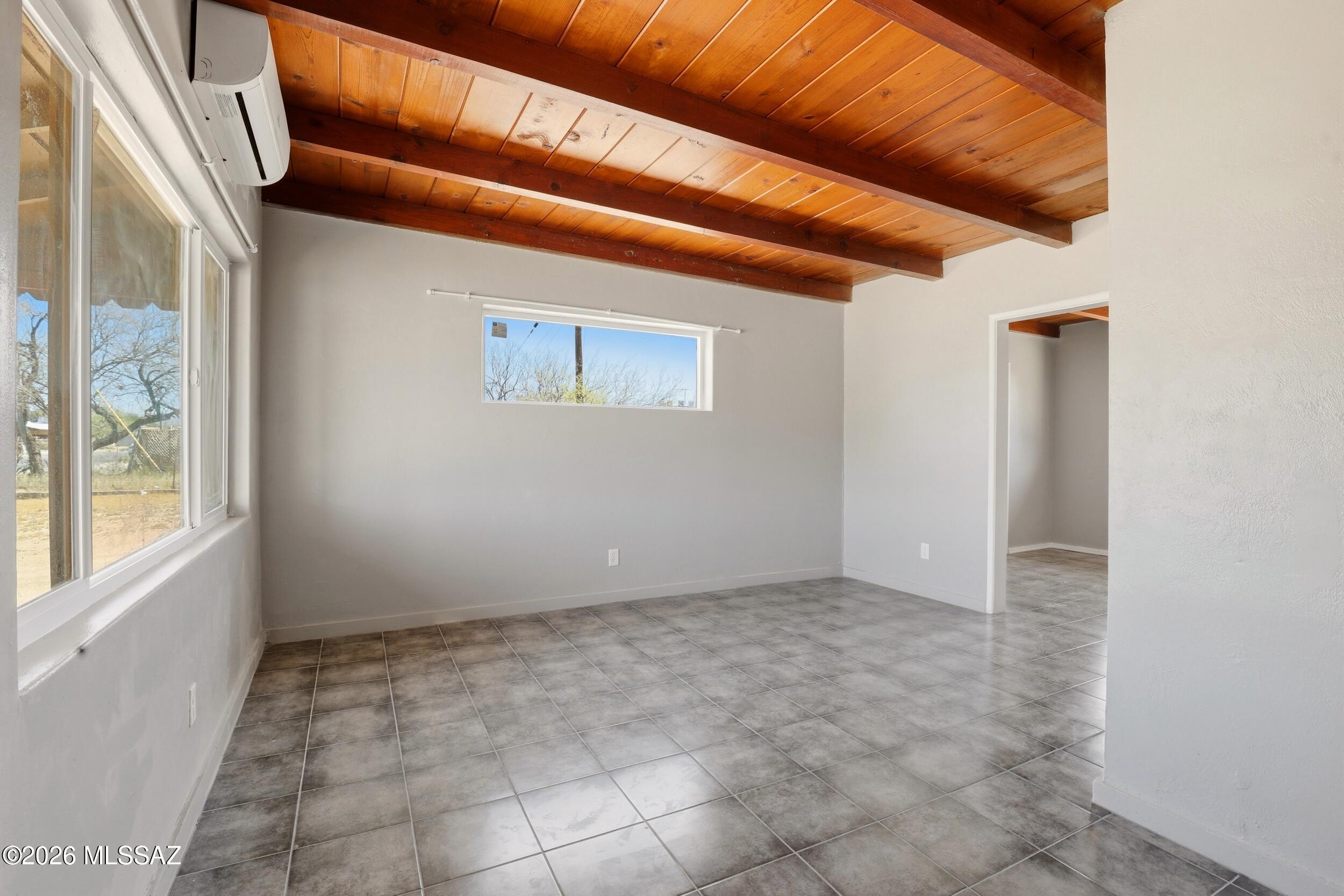 Los Nidos - Residential Income