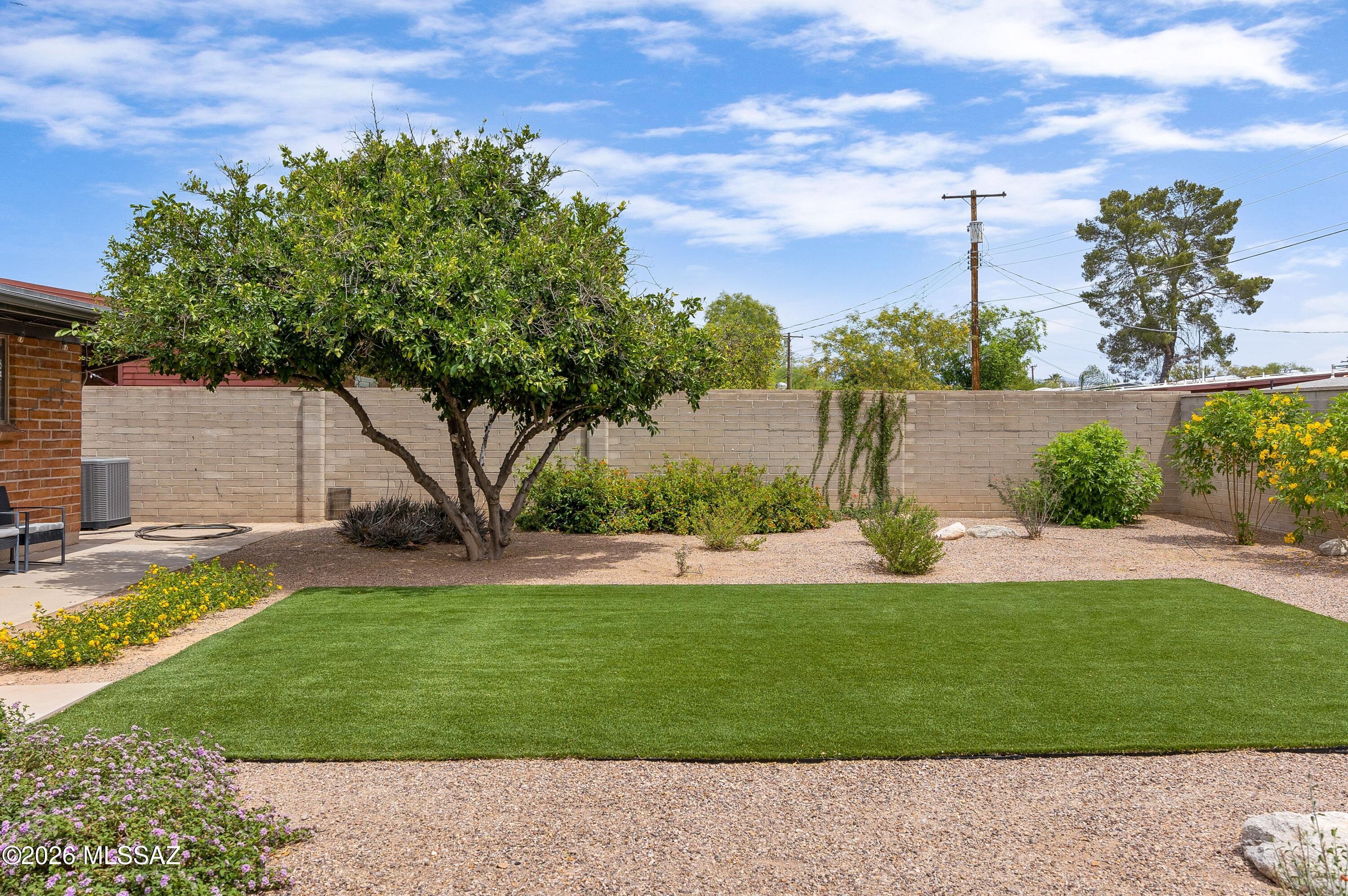 Adobe Manor - Residential