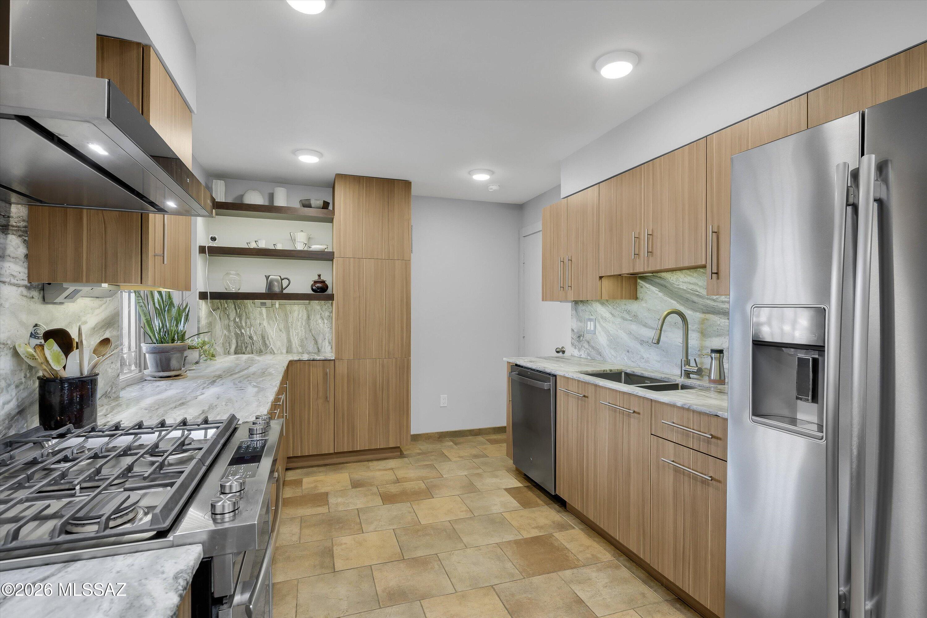 Colonia Verde (1-12) - Residential