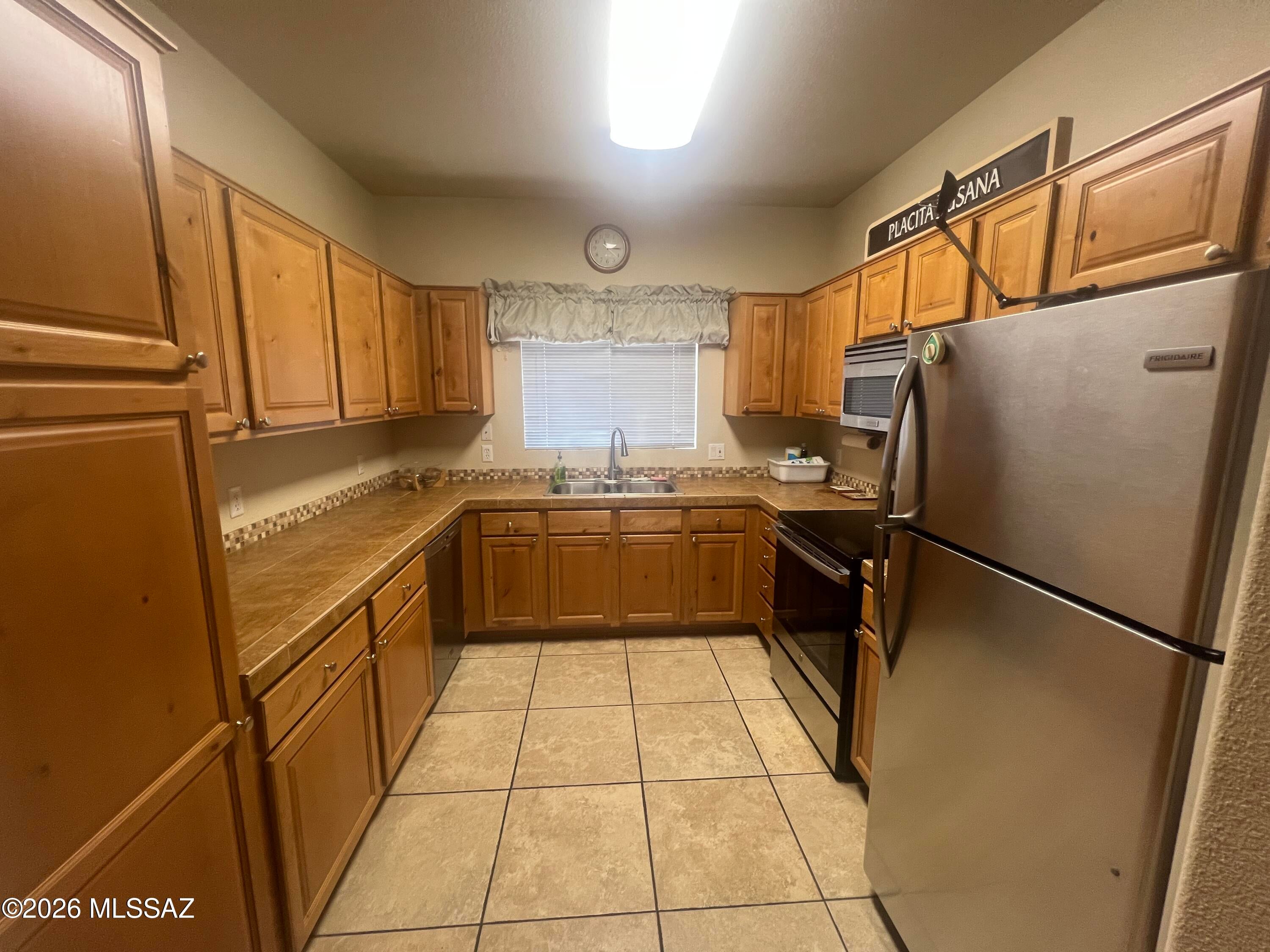 Pinnacle Canyon Condominium - Residential Lease