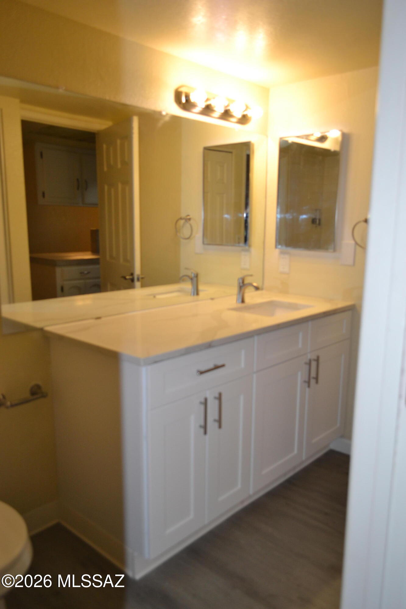 Casitas Real Condos. - Residential Lease