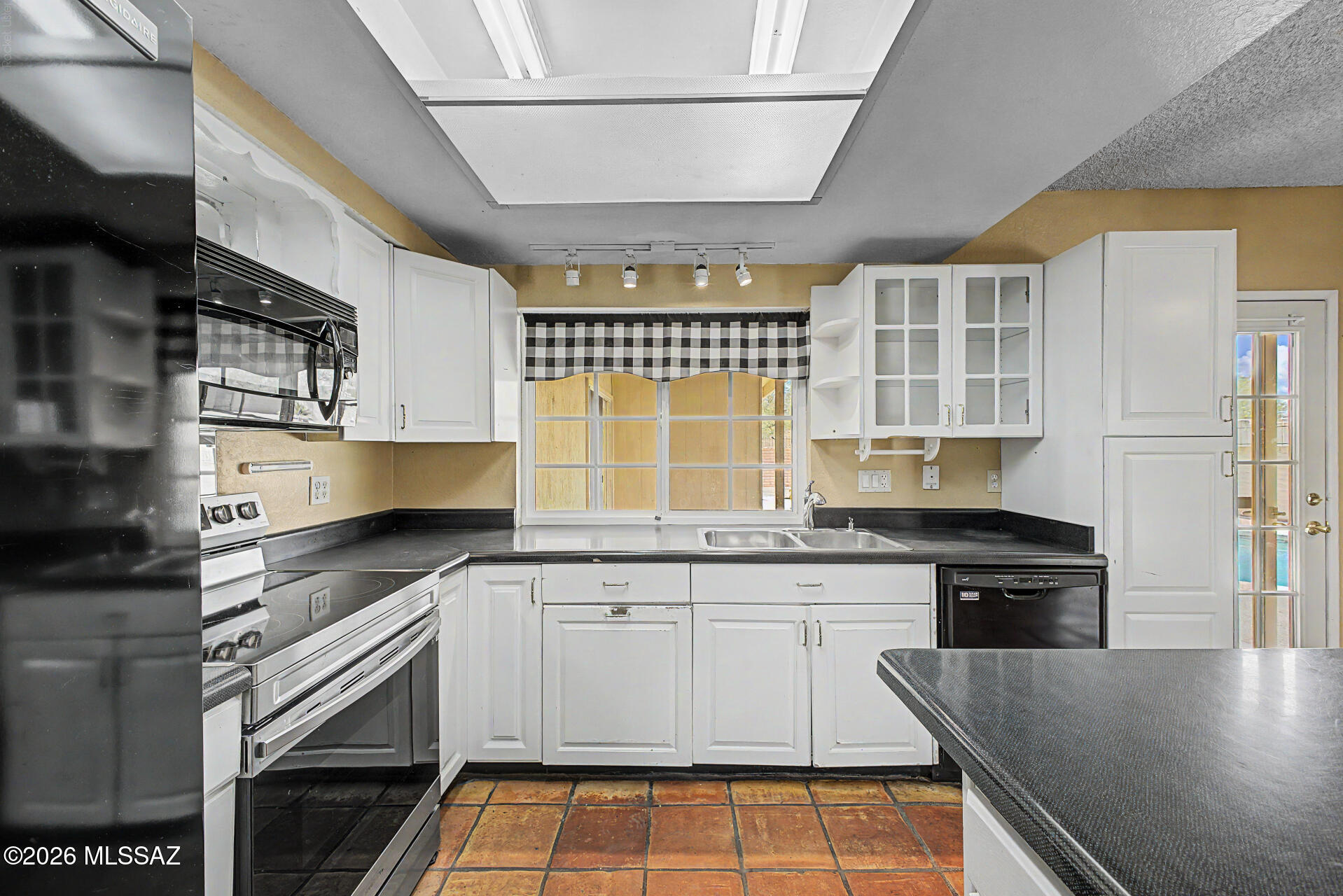 Casas Adobes West (1-220) - Residential