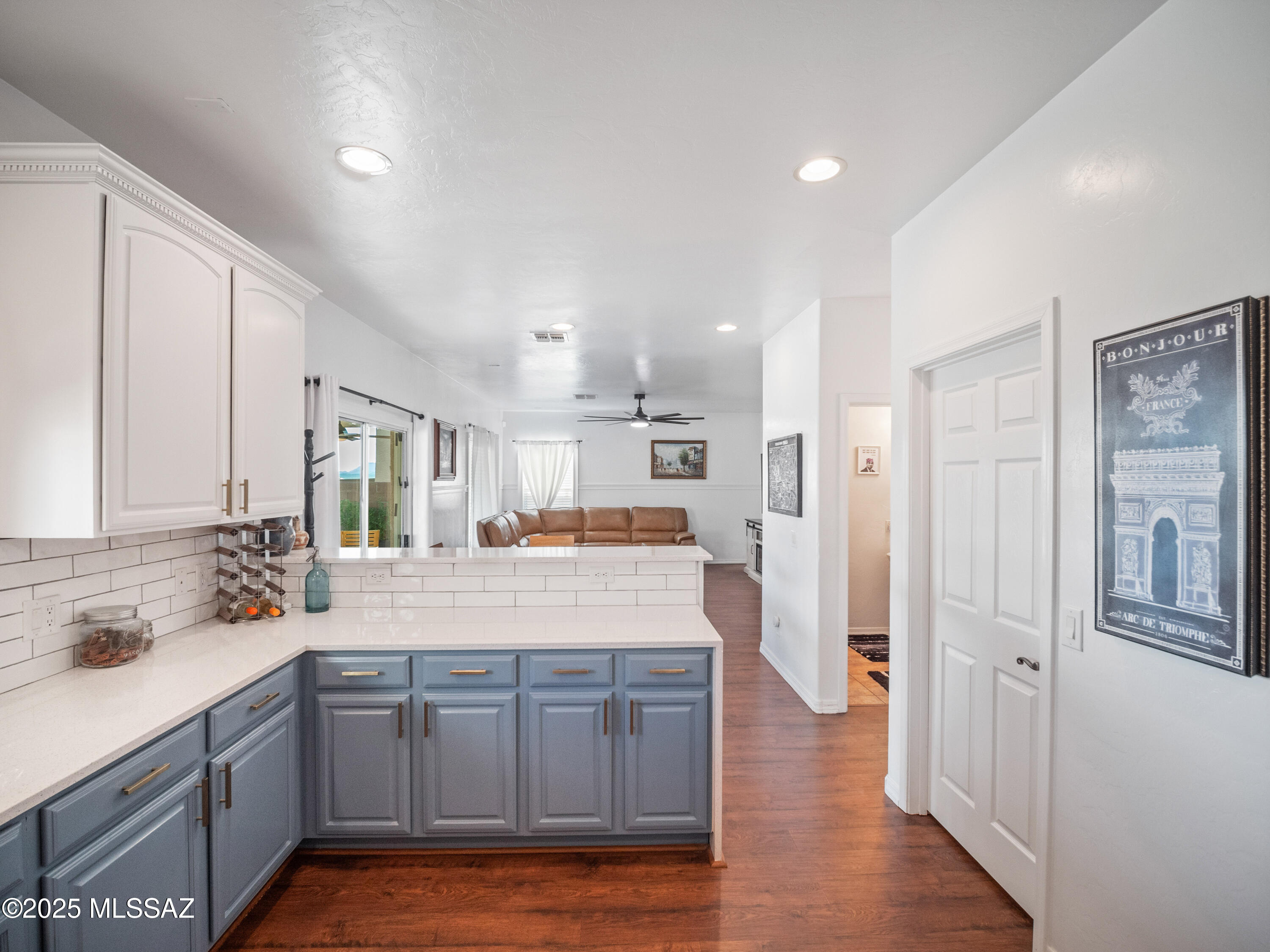 Black Horse (1-411) - Residential