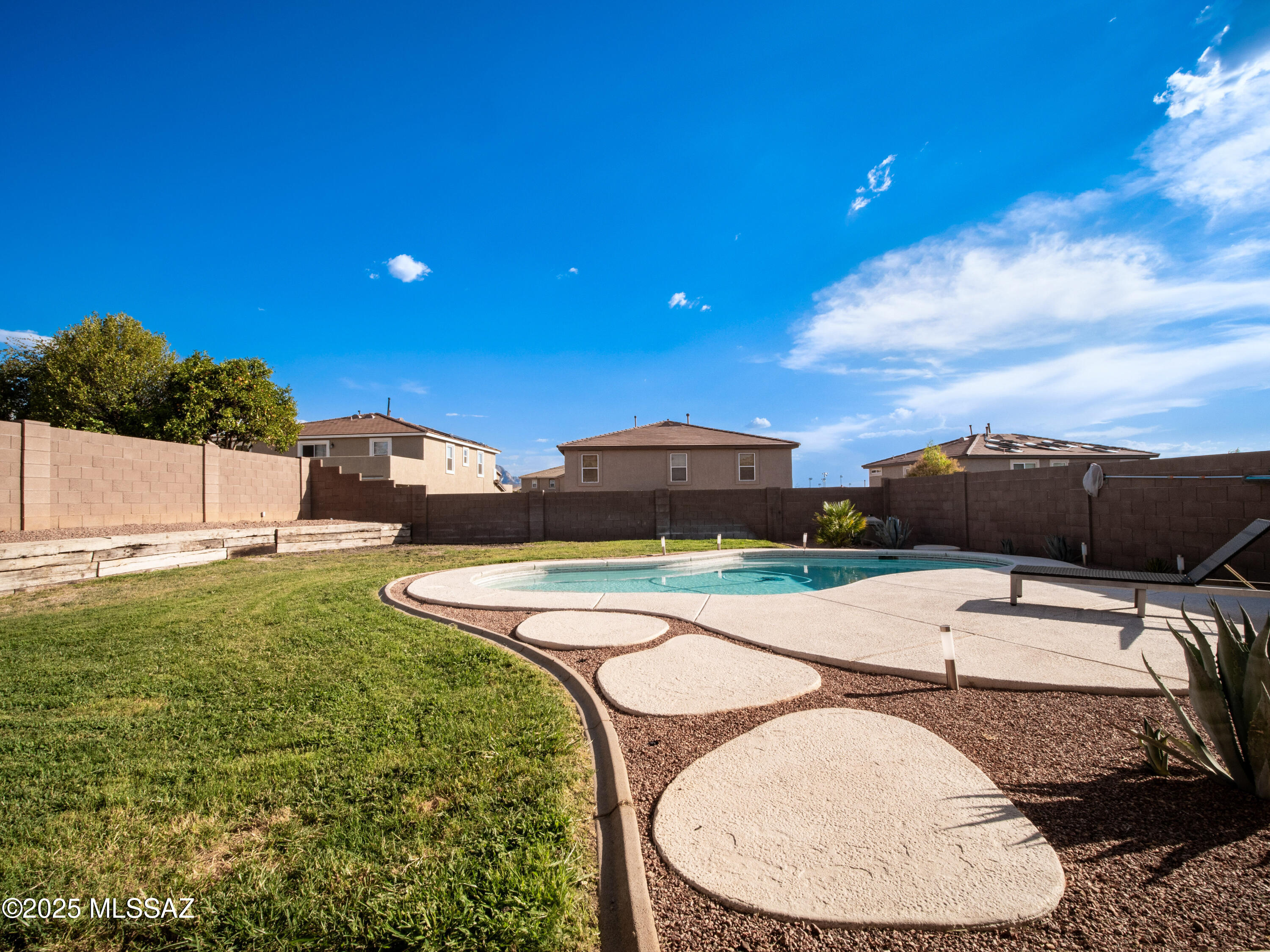 Black Horse (1-411) - Residential