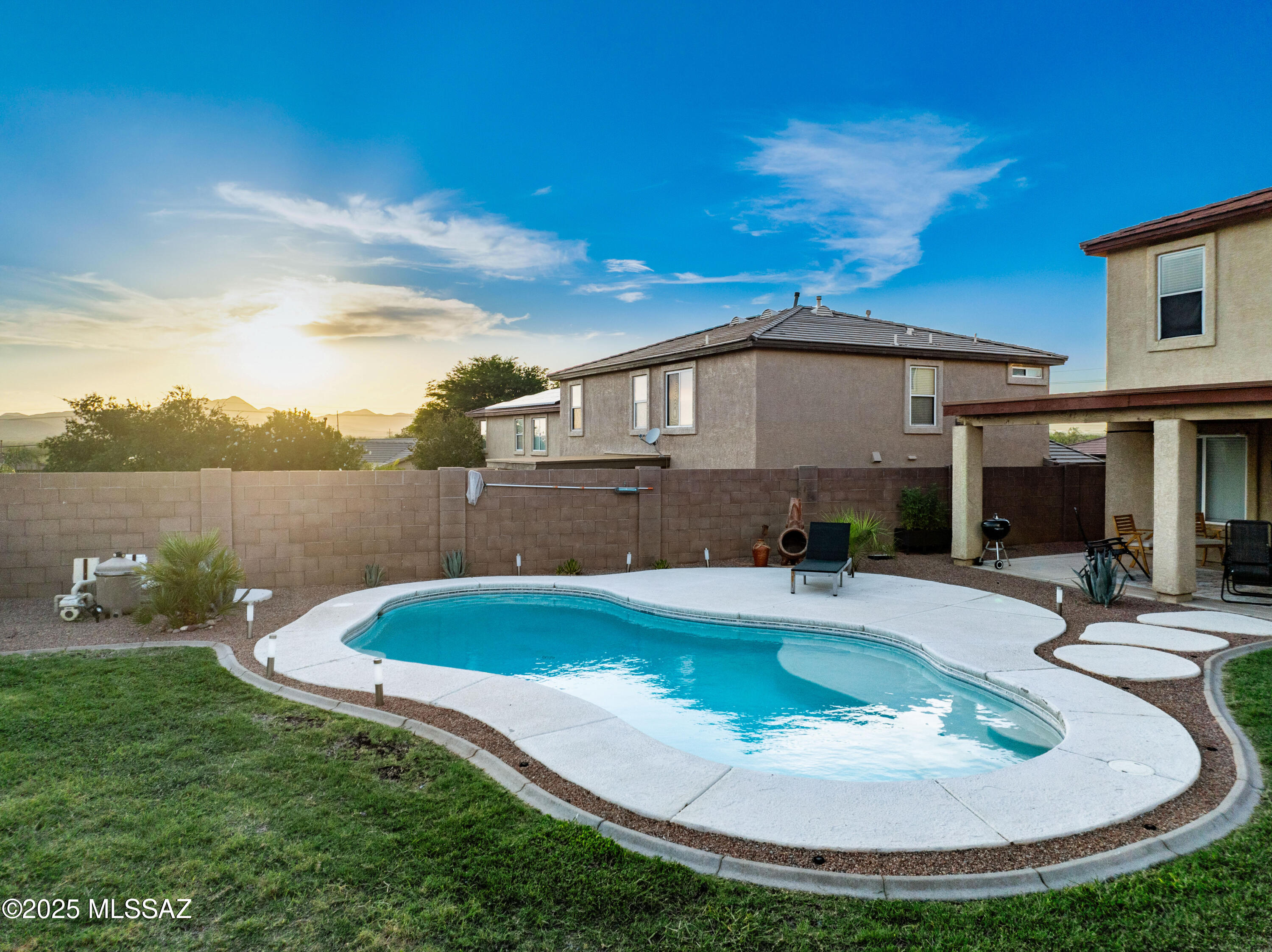 Black Horse (1-411) - Residential